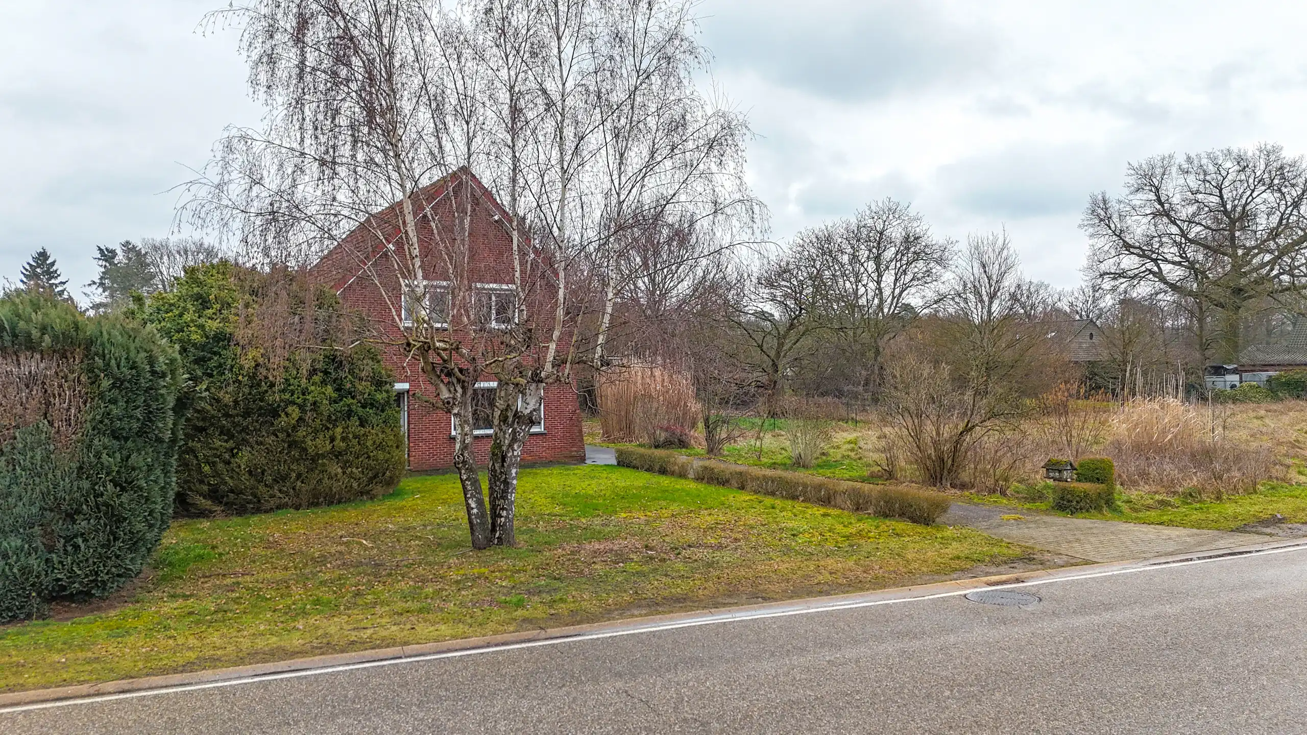 Open bebouwing met 3 slpks op ruim perceel nabij bos! foto 18