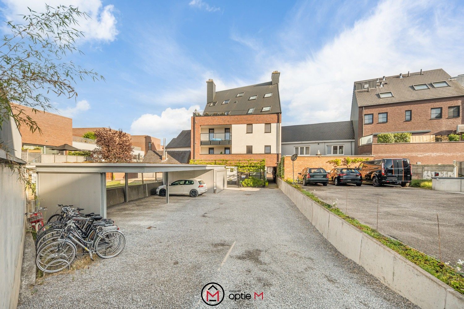 Ruim duplex appartement in het centrum van Diepenbeek foto 21