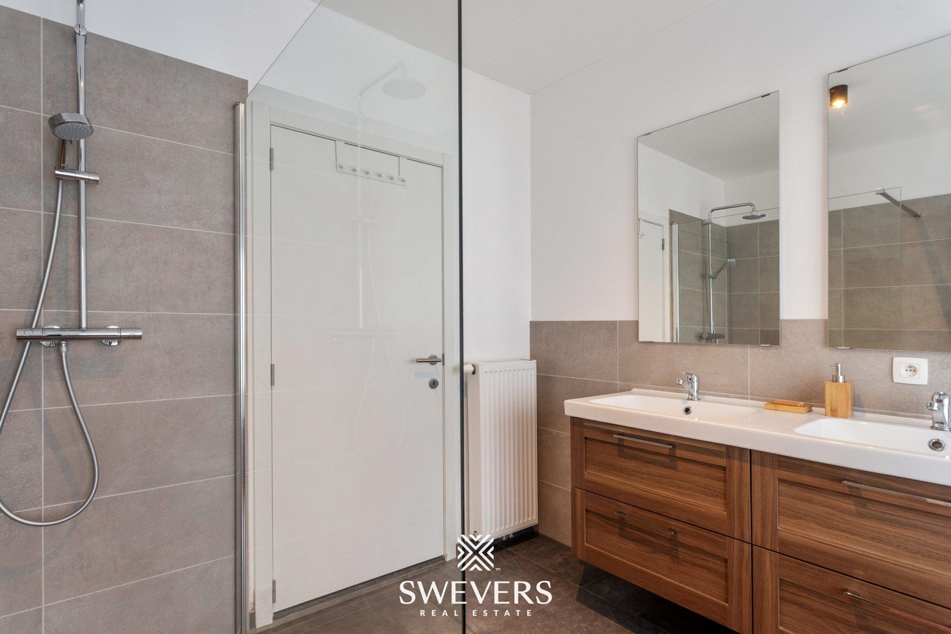 Ruim appartement (125m²) met 3 slpk in hartje Leopoldsburg foto 20