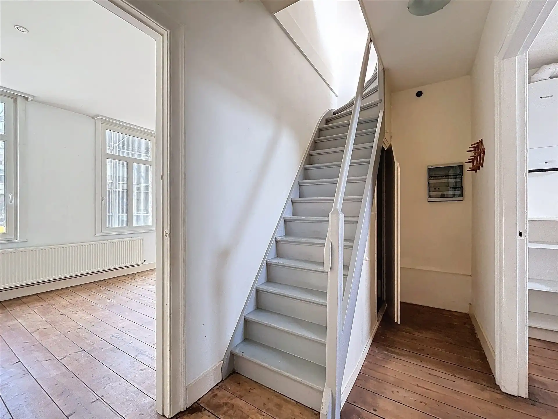 Opbrengsteigendom met 2 appartementen en een handelspand van 200 m² foto 5