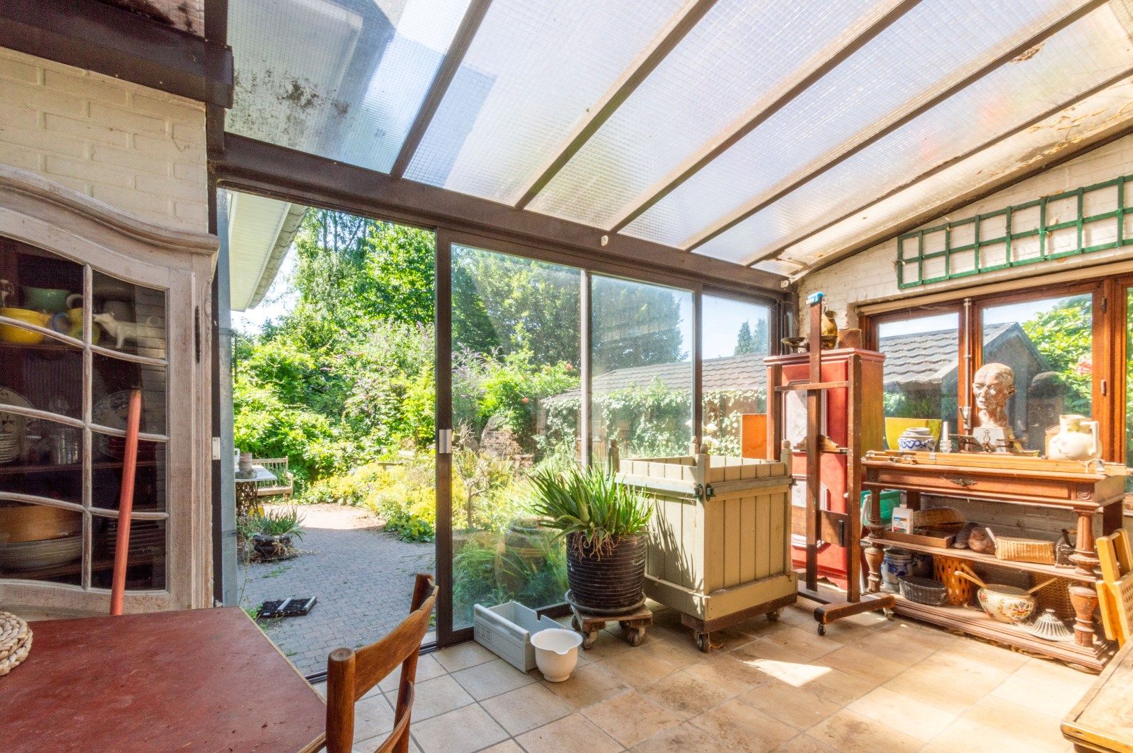 TE MODERNISEREN VILLA MET 4 SLP, GARAGE & ZUID-TUIN! foto 11