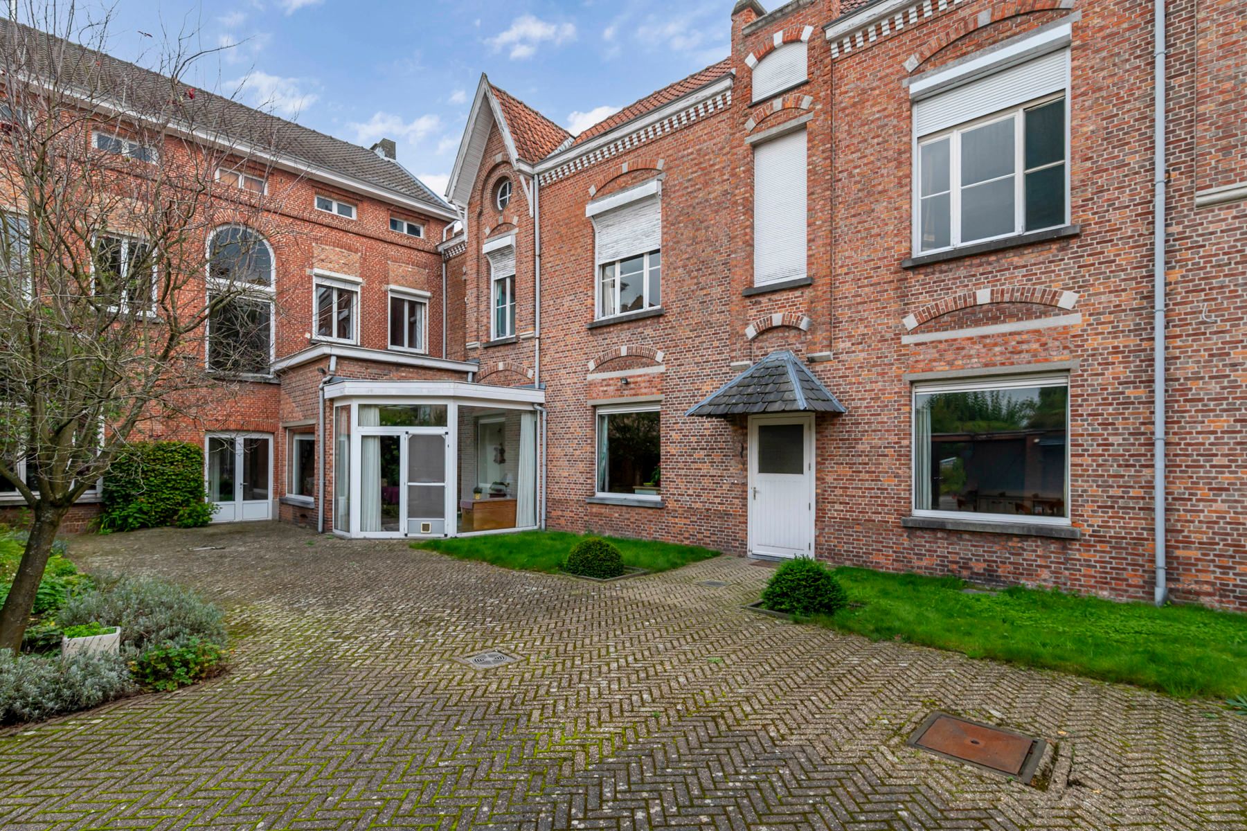 Imposante herenwoning met loods en tuin 6872 m² foto 34