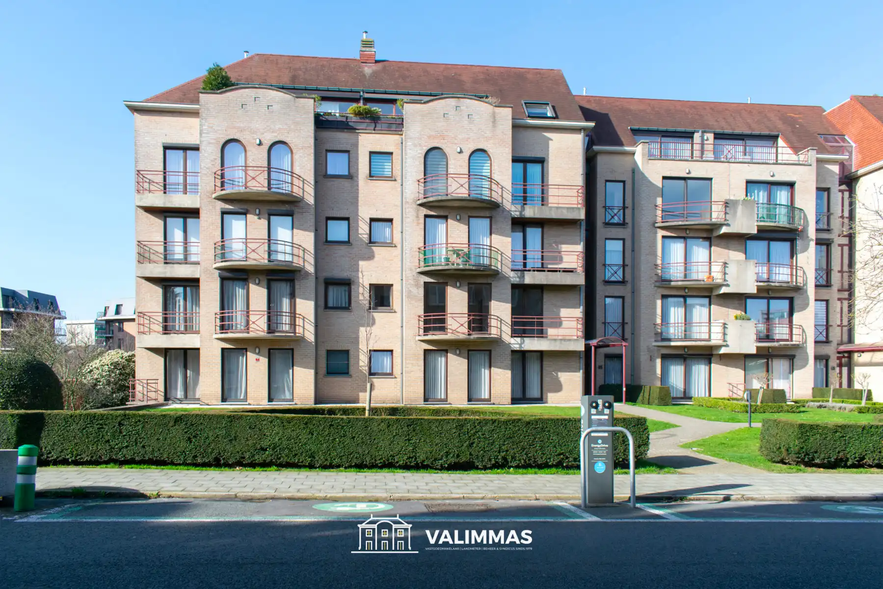 Verzorgd & instapklaar appartement met 2 terrassen, kelder.. foto {{pictureIndex}}