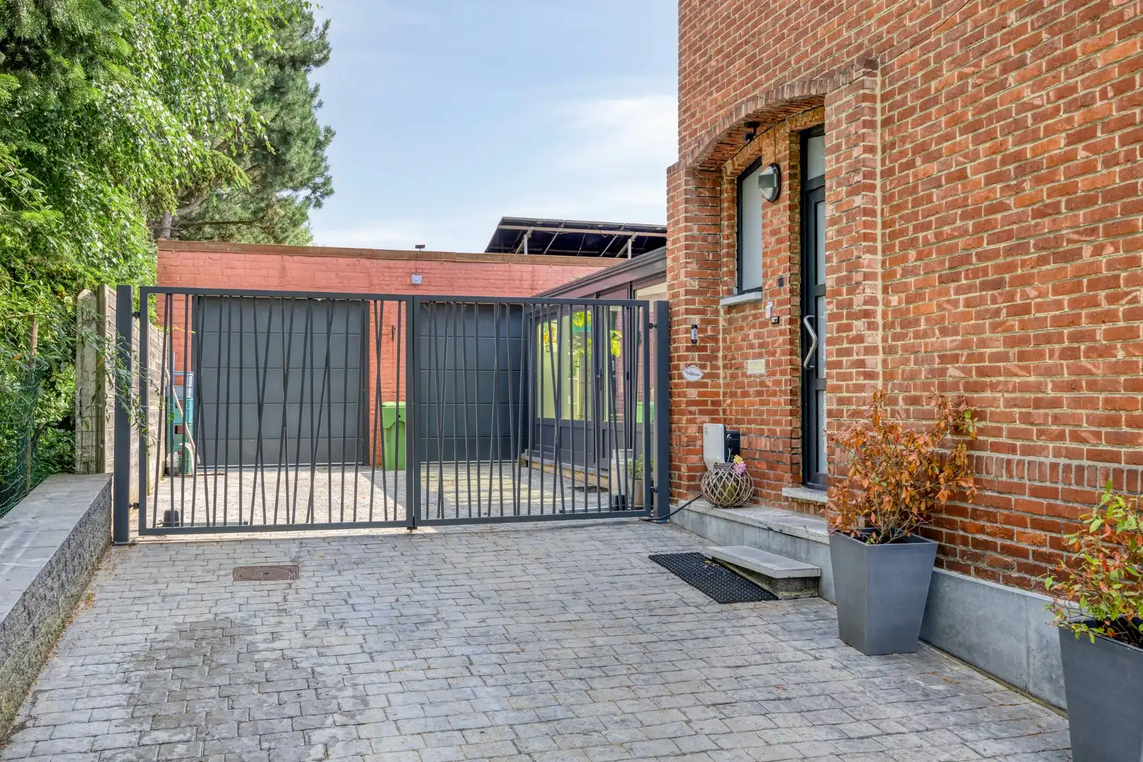 Ruime halfopen bebouwing met grote tuin op fietsafstand van het centrum van Tongeren foto 27