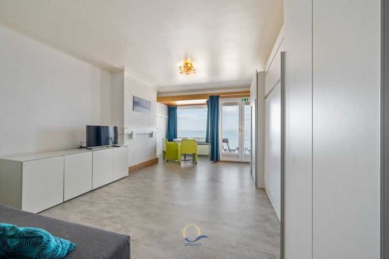 Schitterende instapklare studio met terras en fantastisch panoramisch zeezicht !! foto 2