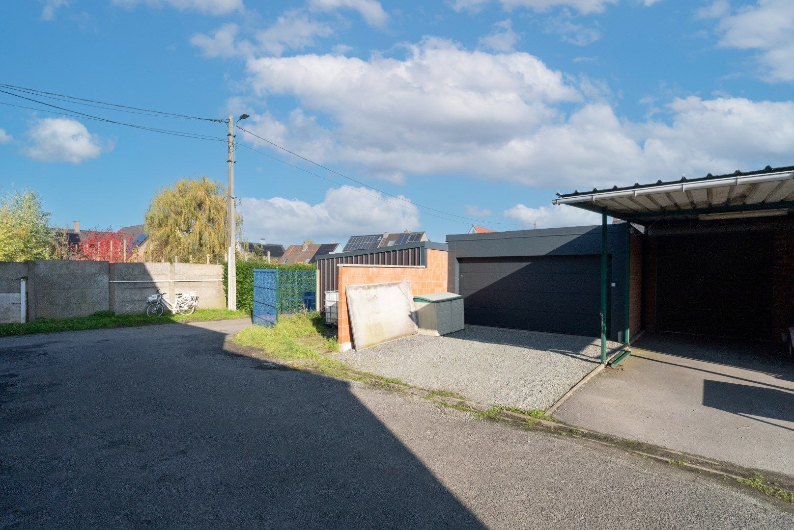 Instapklare gezinswoning met drie slaapkamers en dubbele garage! foto 15