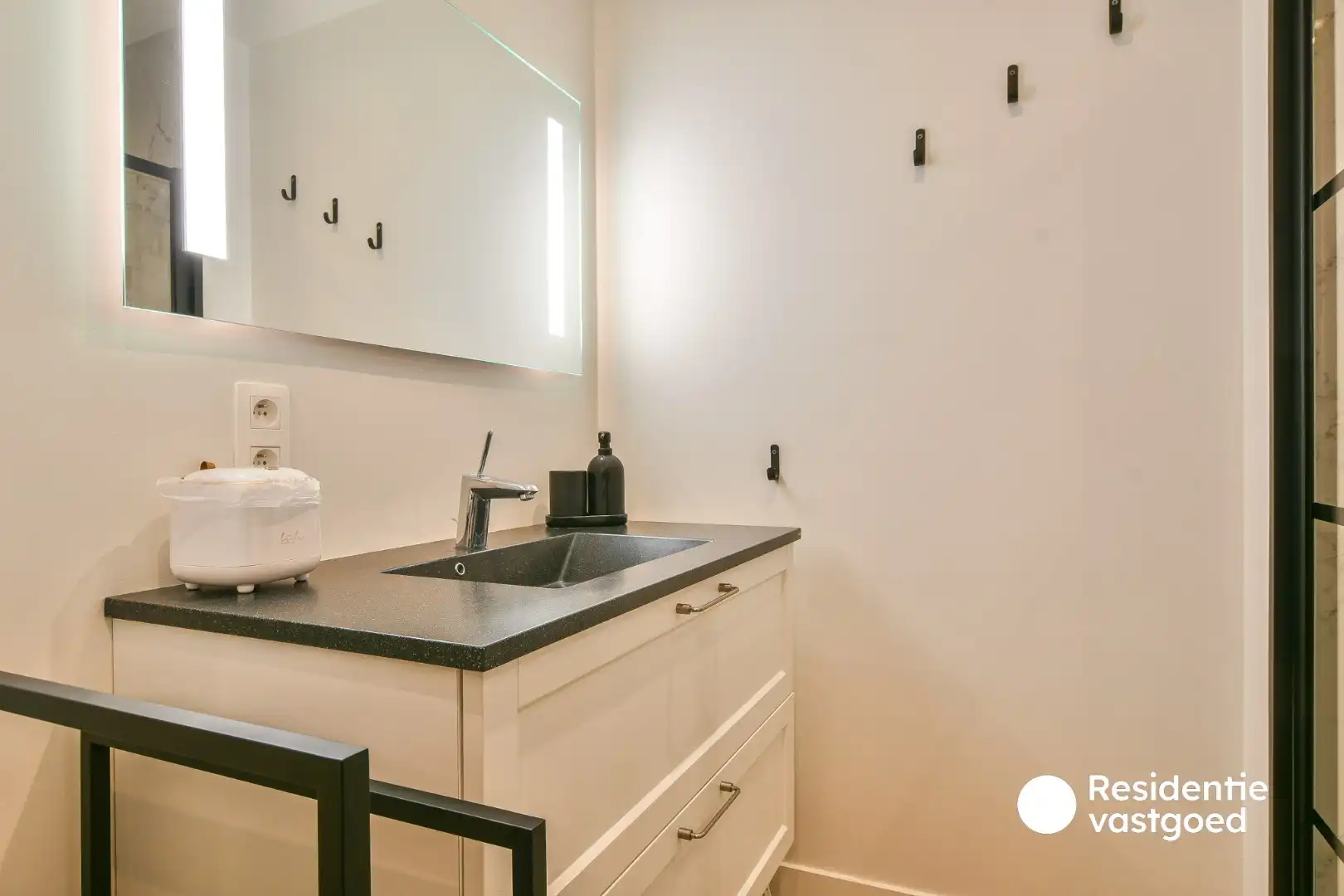 Volledig vernieuwd appartement te koop - achterkant zeedijk Wenduine! foto 12