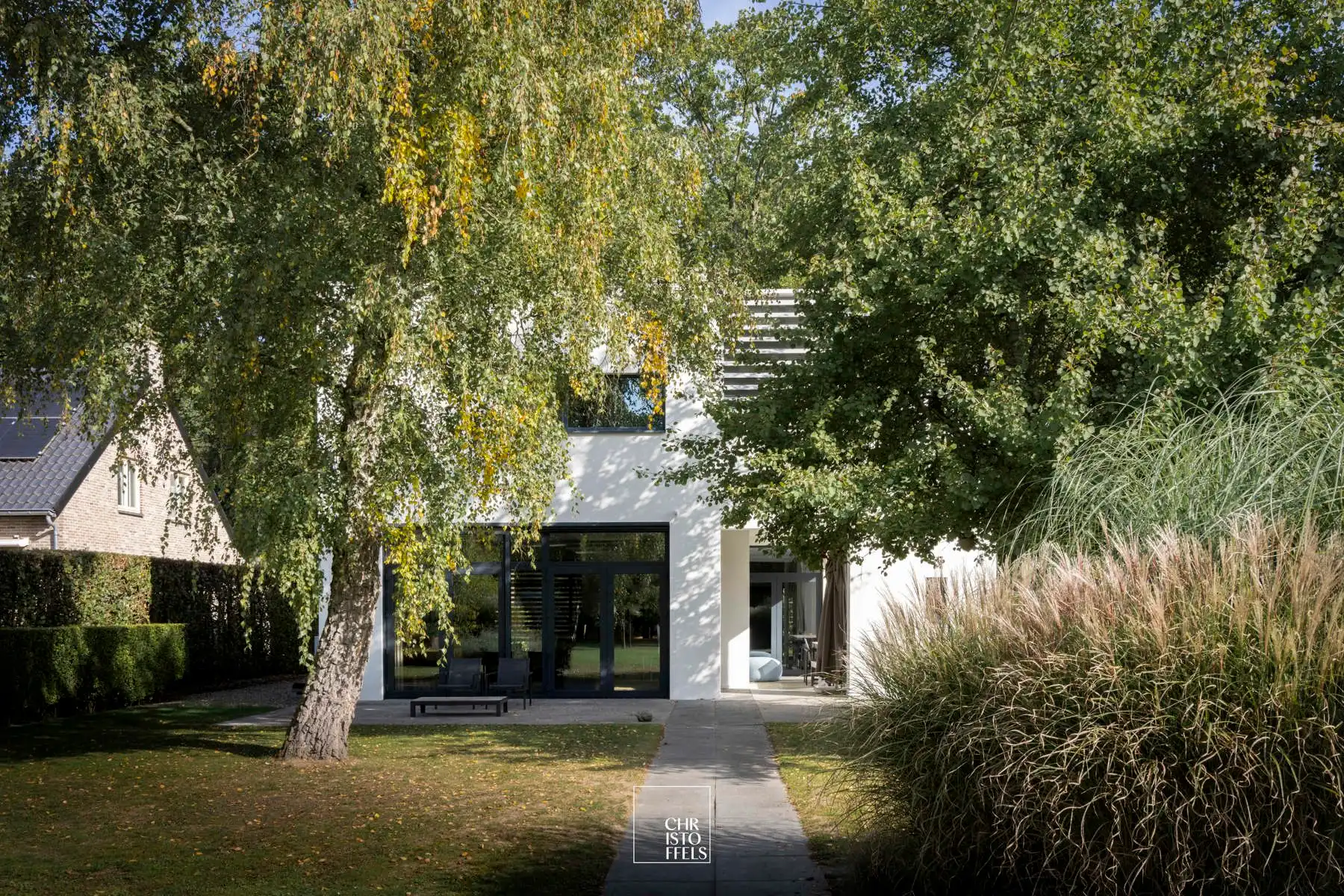 Architecturale villa  (488m²) met buitenzwembad op perceel van 1.281m²  foto 13