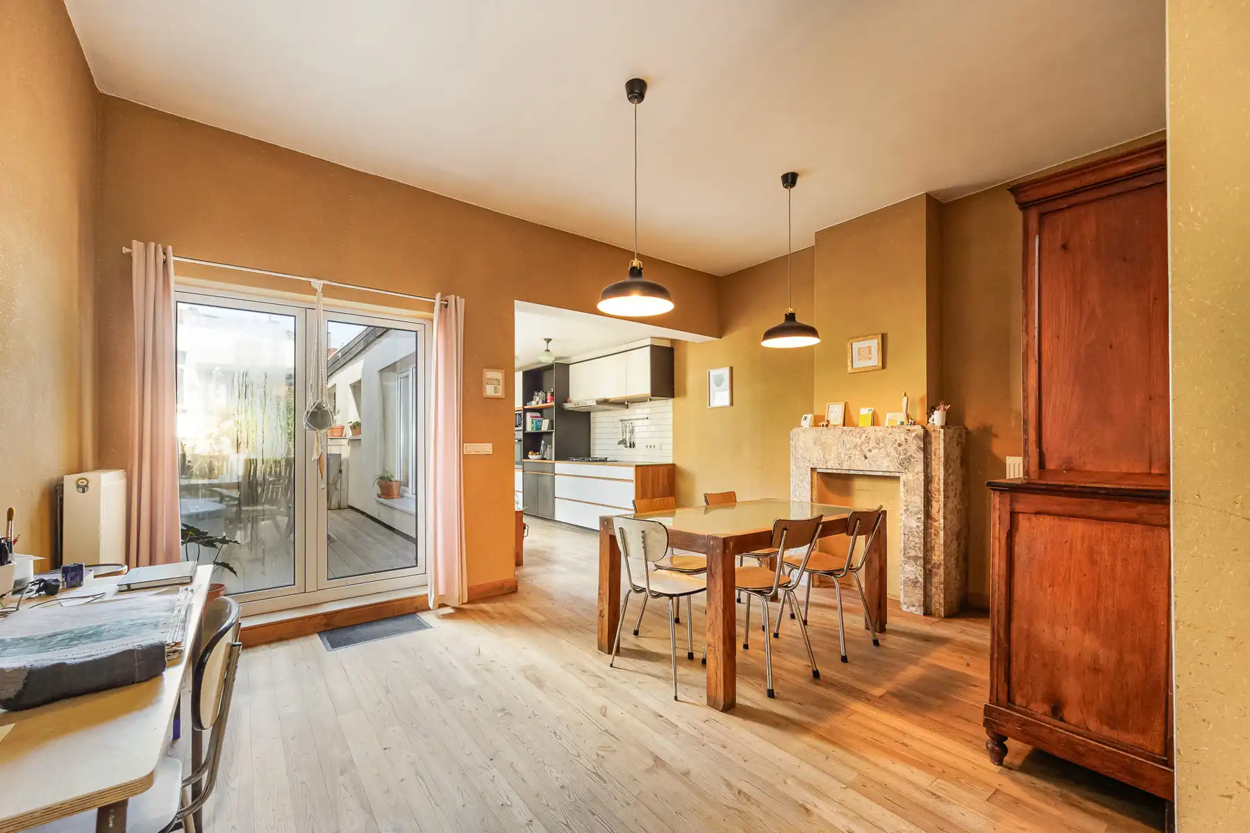 Grote woning met achterhuis in het leuke Berchem foto 2