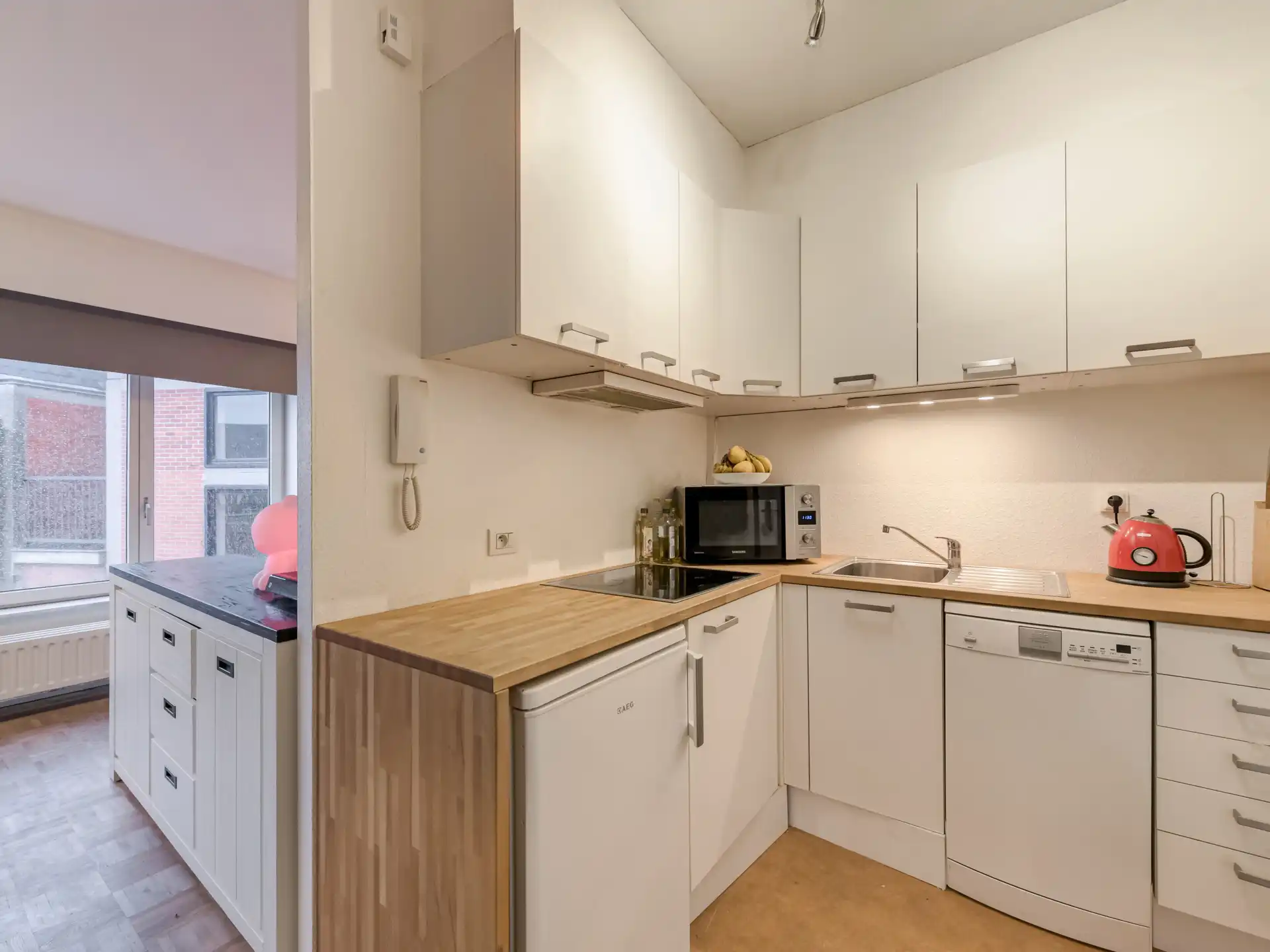 Gemeubelde studio op toplocatie in hartje stad! foto 14