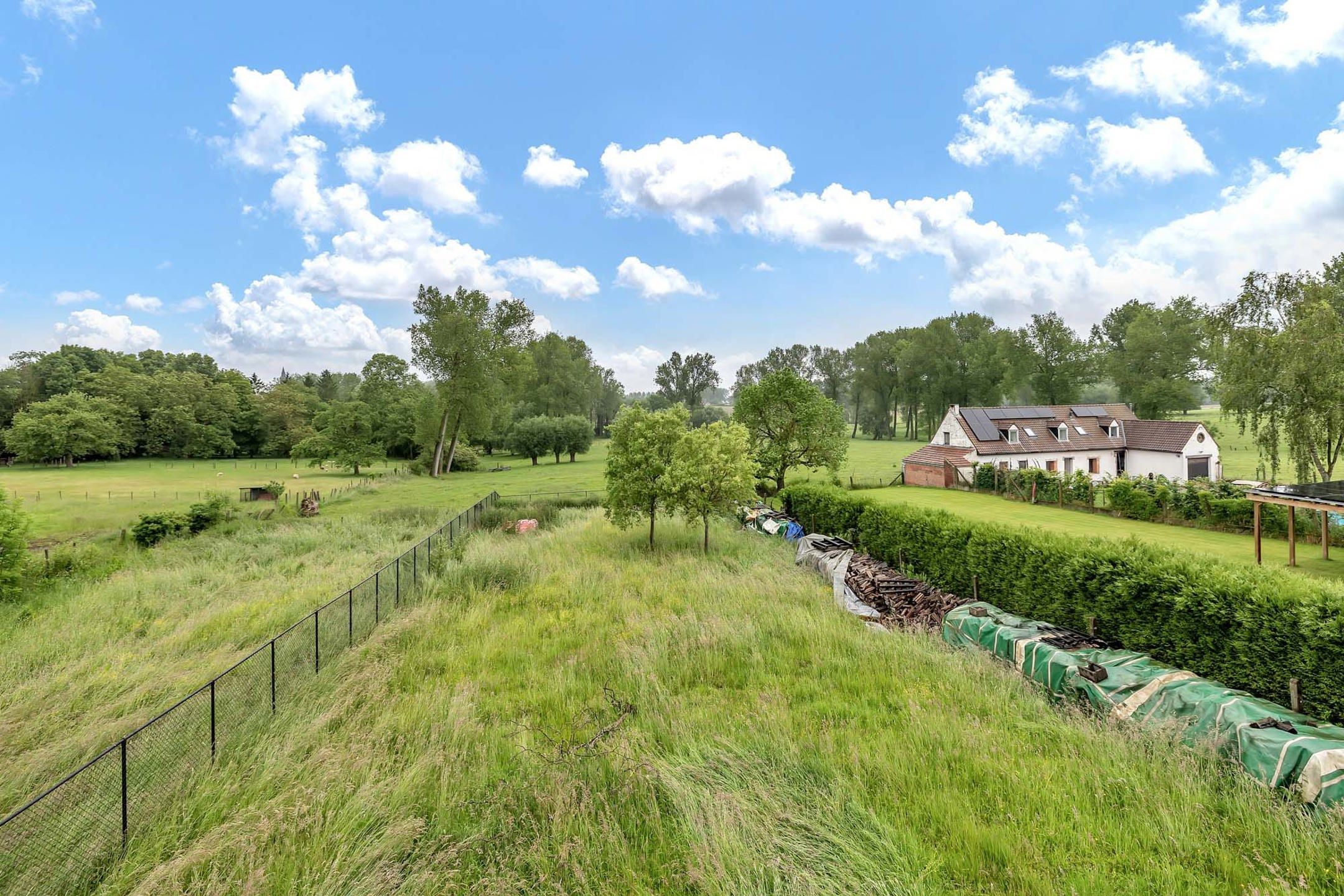 Kwalitatieve, solide woning met prachtig zicht foto 36