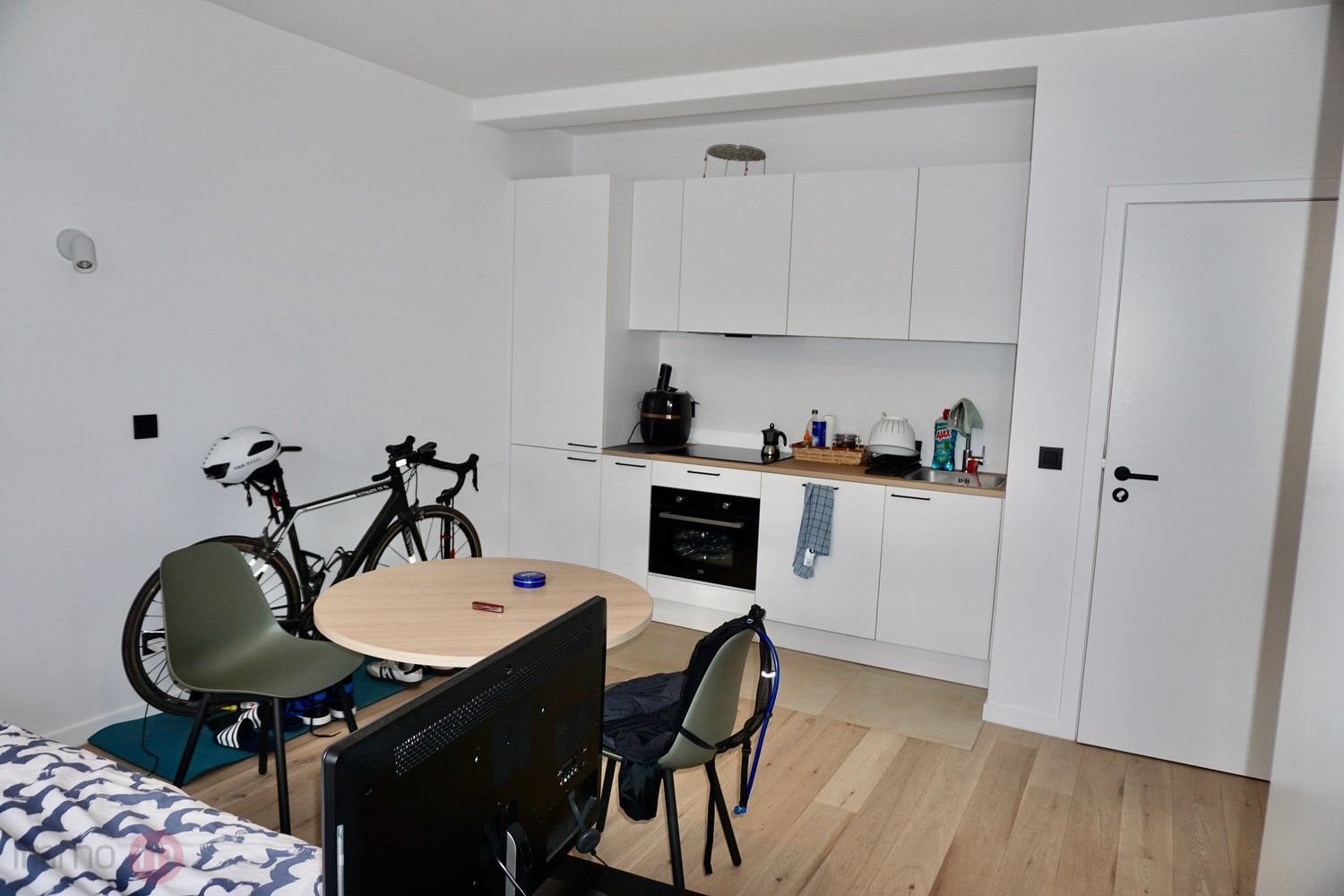 Volledig vernieuwde, gemeubelde studio te huur – Leuven foto 6