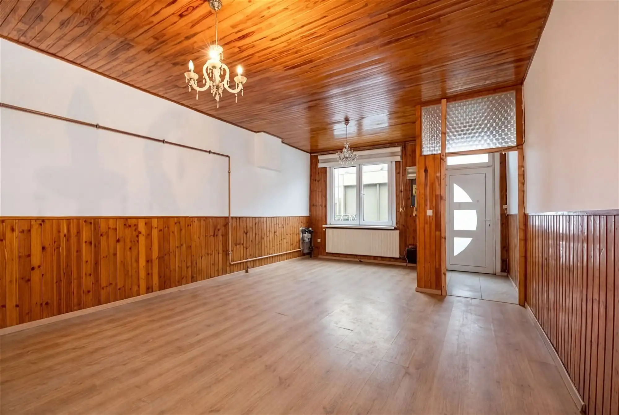 Te renoveren ééngezinswoning met 3 slpkrs, tuin en garage foto 3