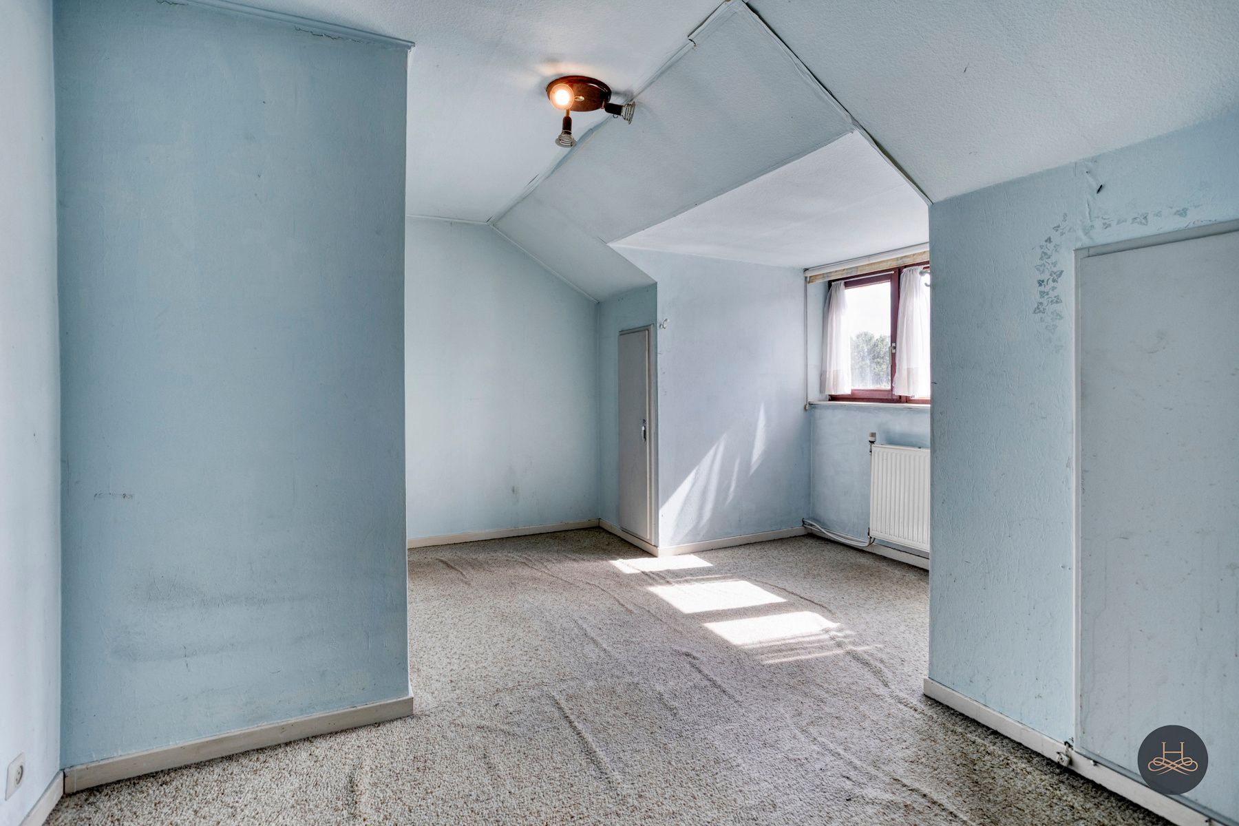 Karaktervolle, te renoveren woning op mooi perceel  foto 14