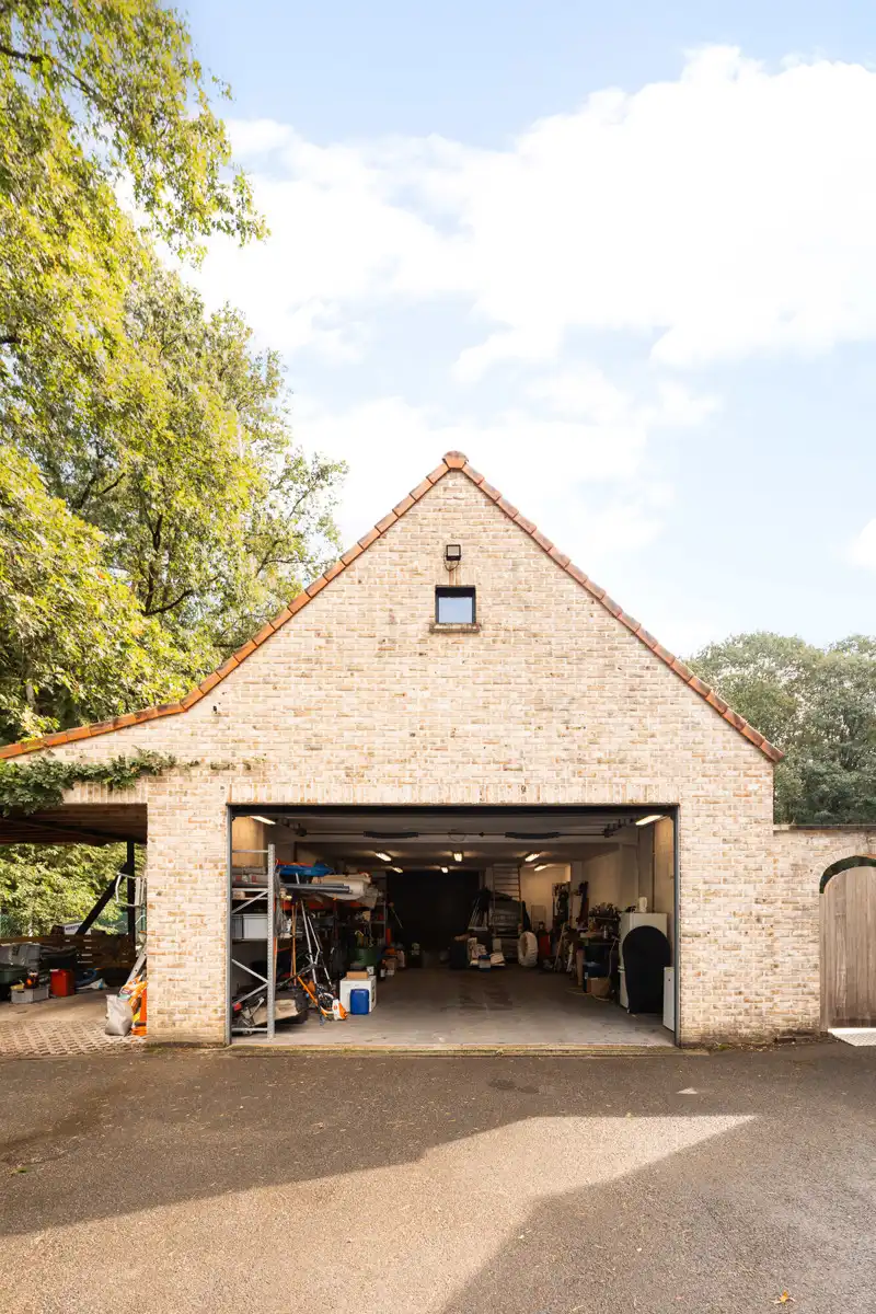 Royale villa met zwemvijver en polyvalent bijgebouw foto 21