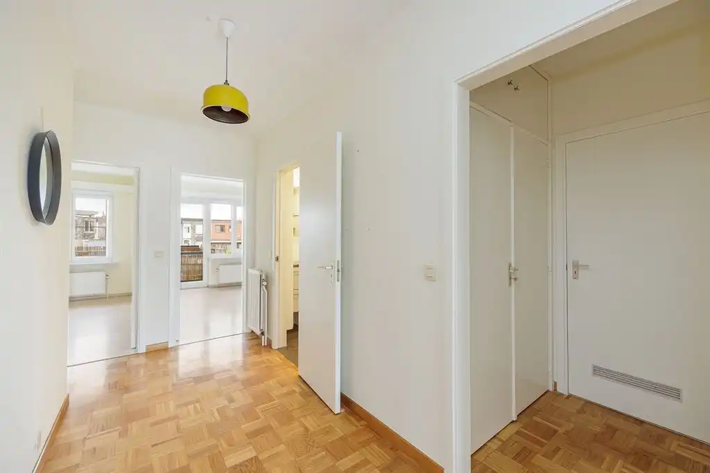 Licht appartement vlakbij Te Boelaerpark foto 6