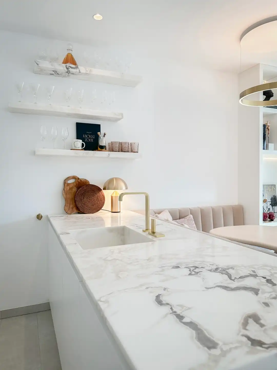 Subliem nieuwbouwappartement in het Zoute met zonnig terras foto 10