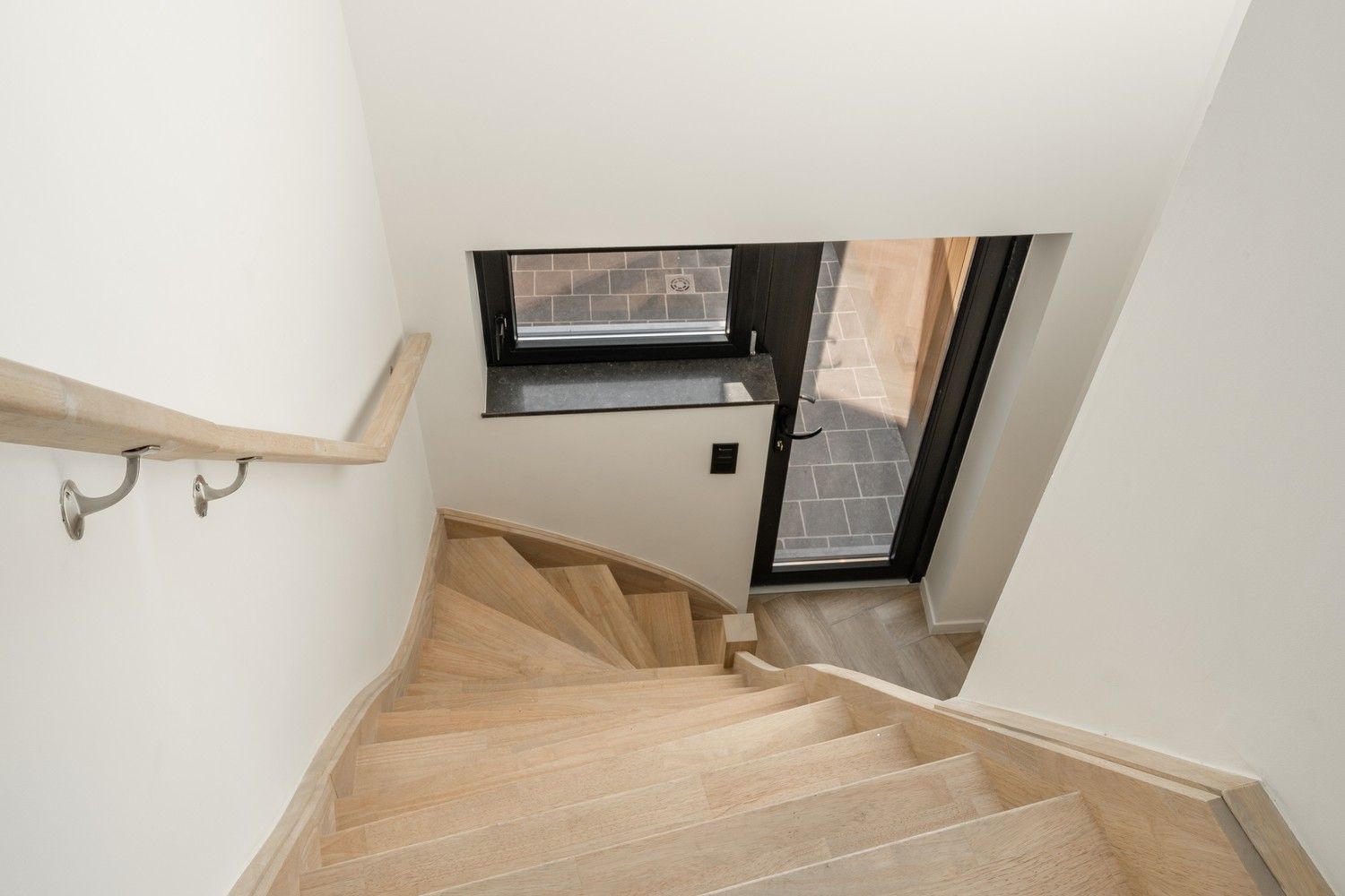 Prachtig gerenoveerde stadswoning op een steenworp van Hasselt centrum foto 12