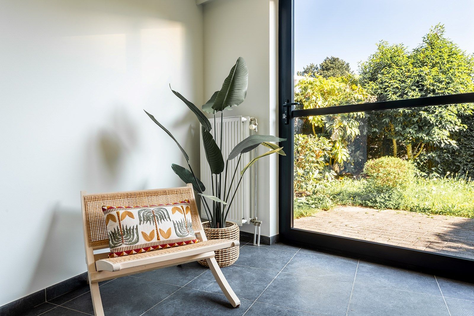 Ruim en prima gelegen appartement met tuin te Boechout foto 5
