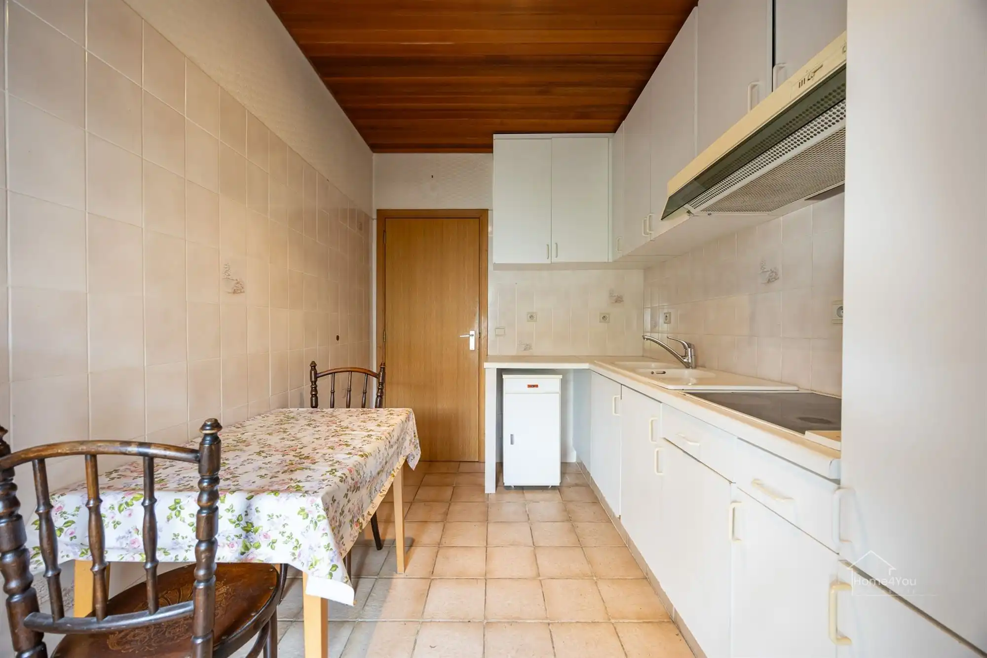 Op te frissen appartement met 1slpk, tuin en een garagebox te Schoten! foto 6