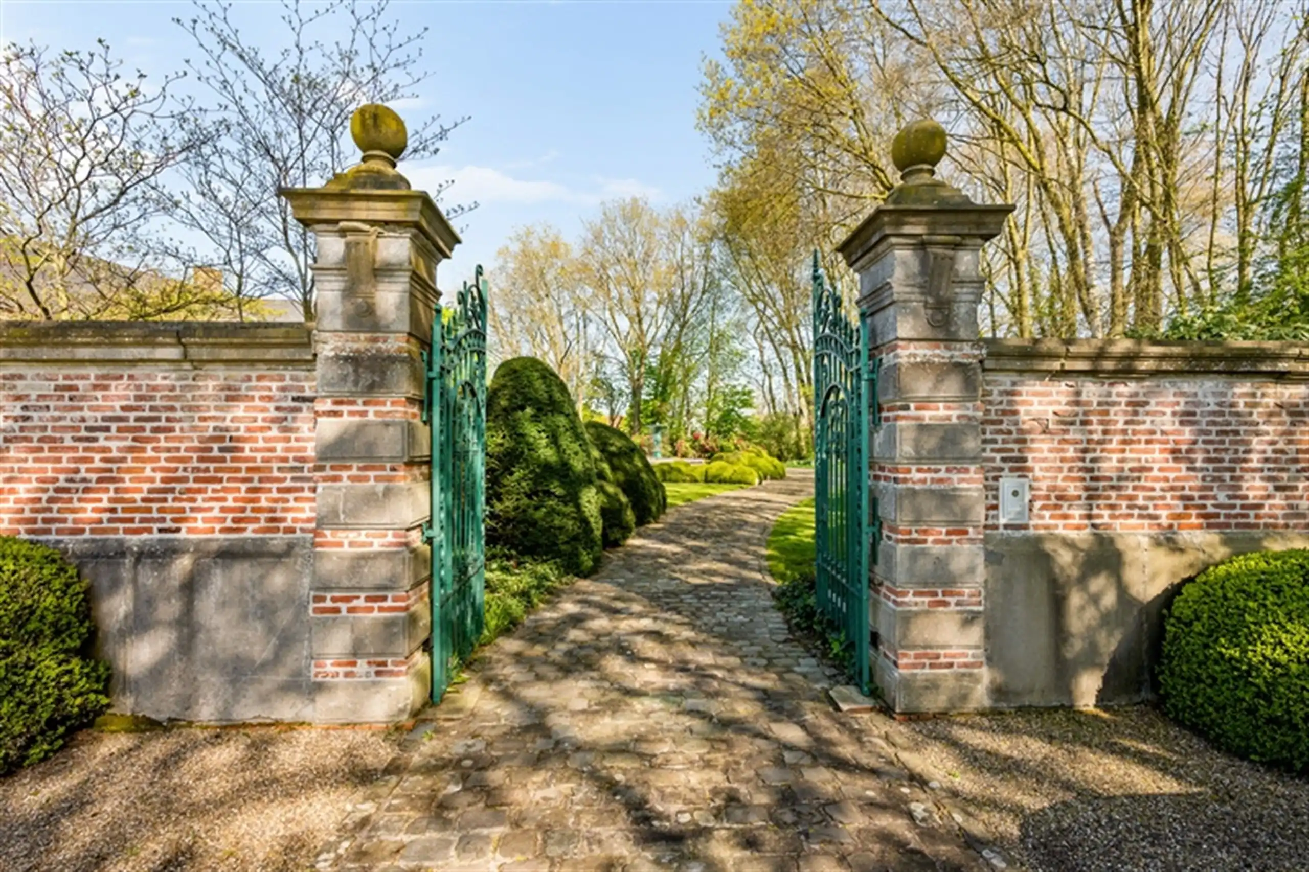 Exclusieve villa met bos, zicht  en  unieke geschiedenis! foto 6