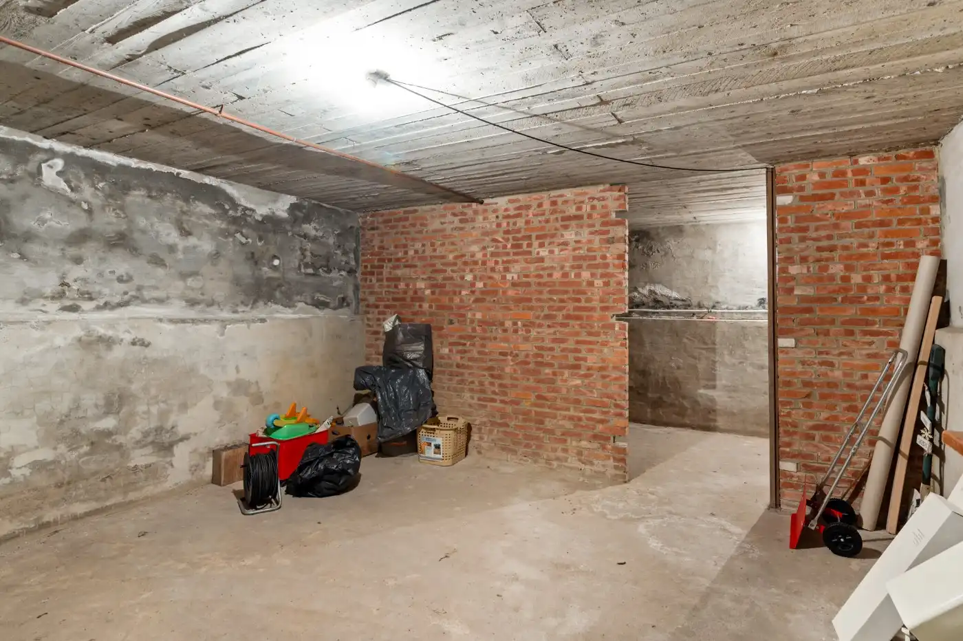 Vrijstaande, te renoveren woning met 3 à 4 slpk., garage en zuid-tuin foto 25