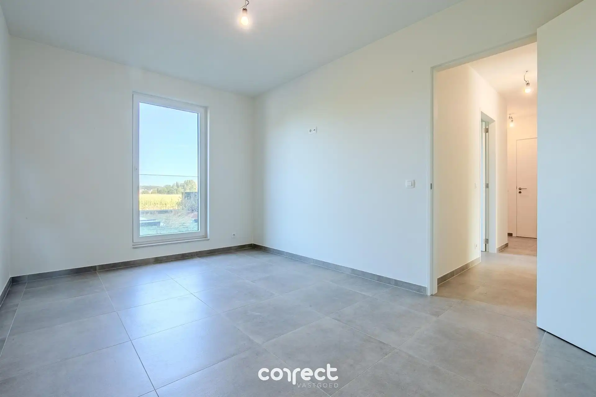 Volledig afgewerkt nieuwbouwappartement in centrum Zedelgem foto 10