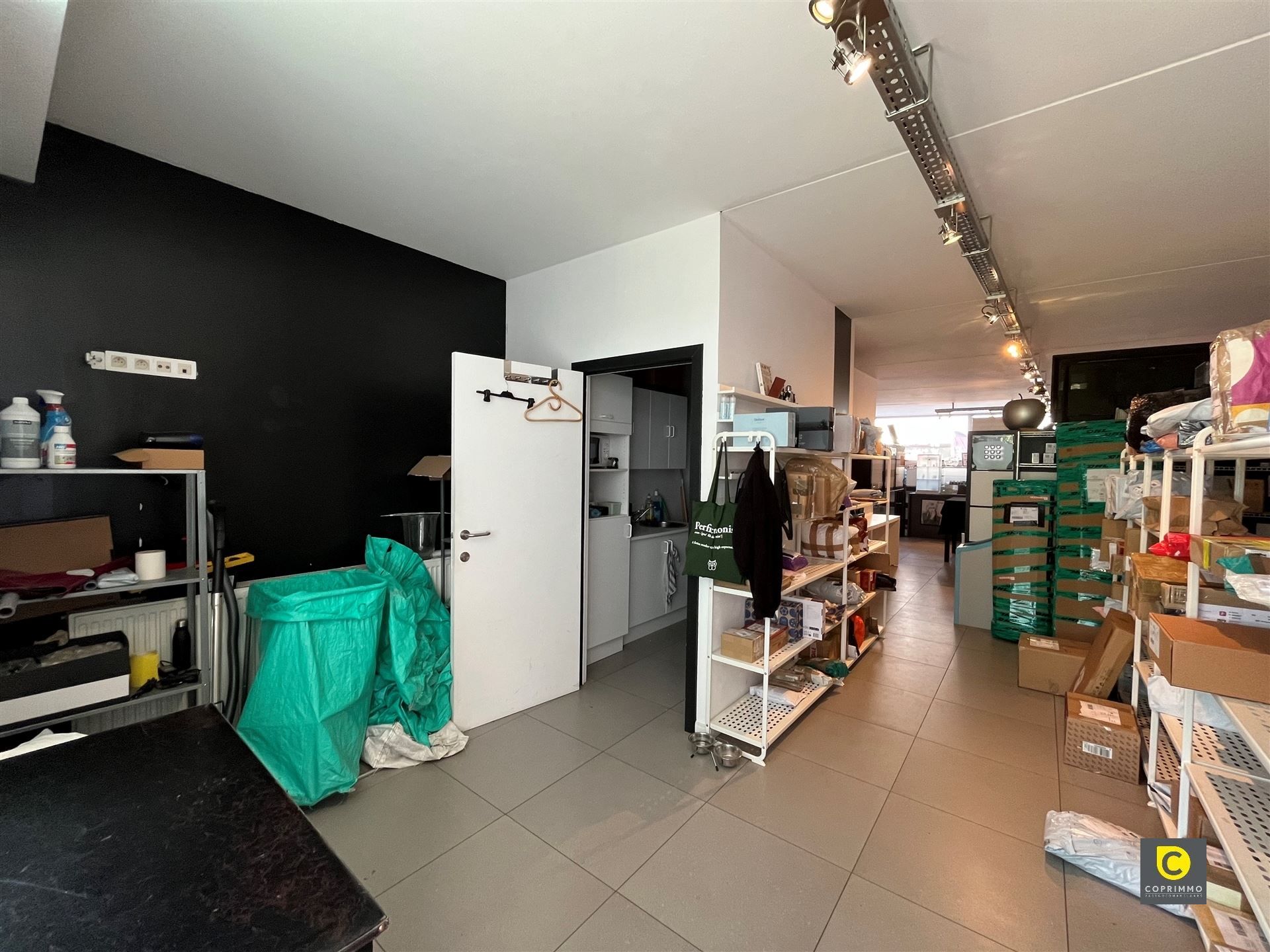 Handelsruimte met twee P foto 5