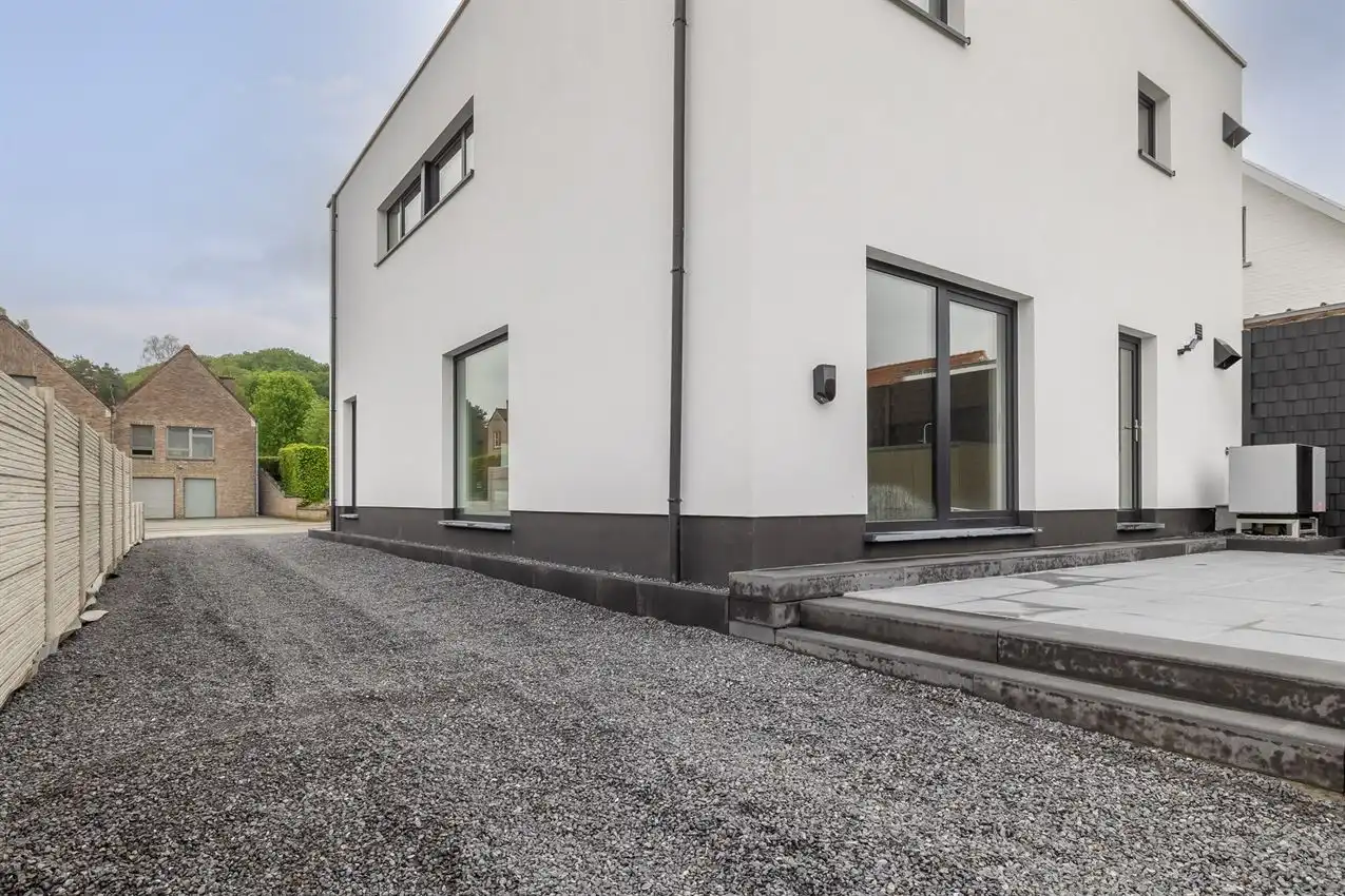 Nieuwbouw met vier slpk, alle comfort en ruime tuin foto 36