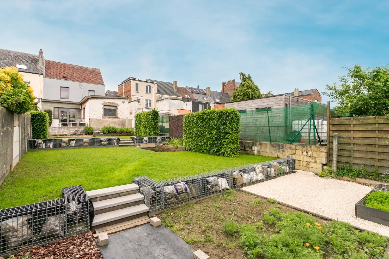 Deels gerenoveerde woning met tuin en garage op gunstige ligging te Halle foto 17