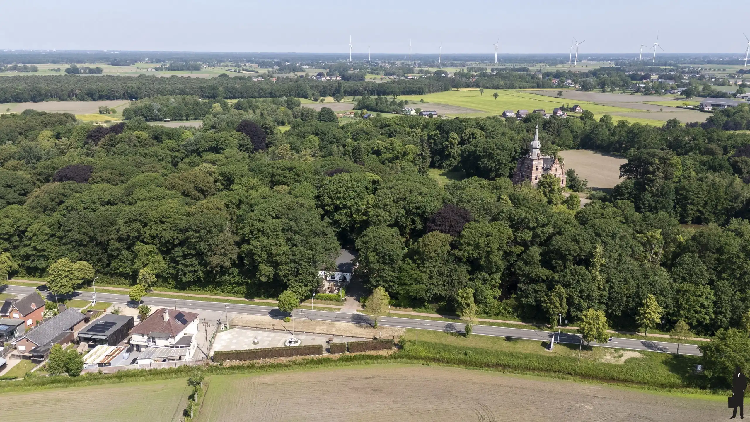 Clubgebouw-chalet 'Heracles' op groen perceel van 3.000m²  foto 13