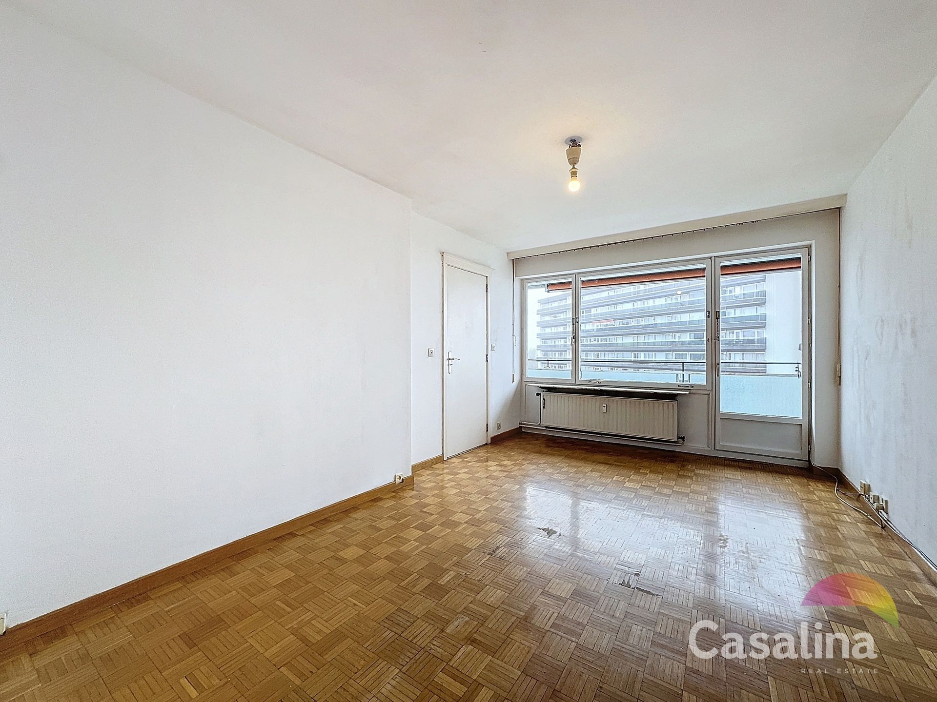 Studio 35m² met terras, kelder en parking te koop foto 2
