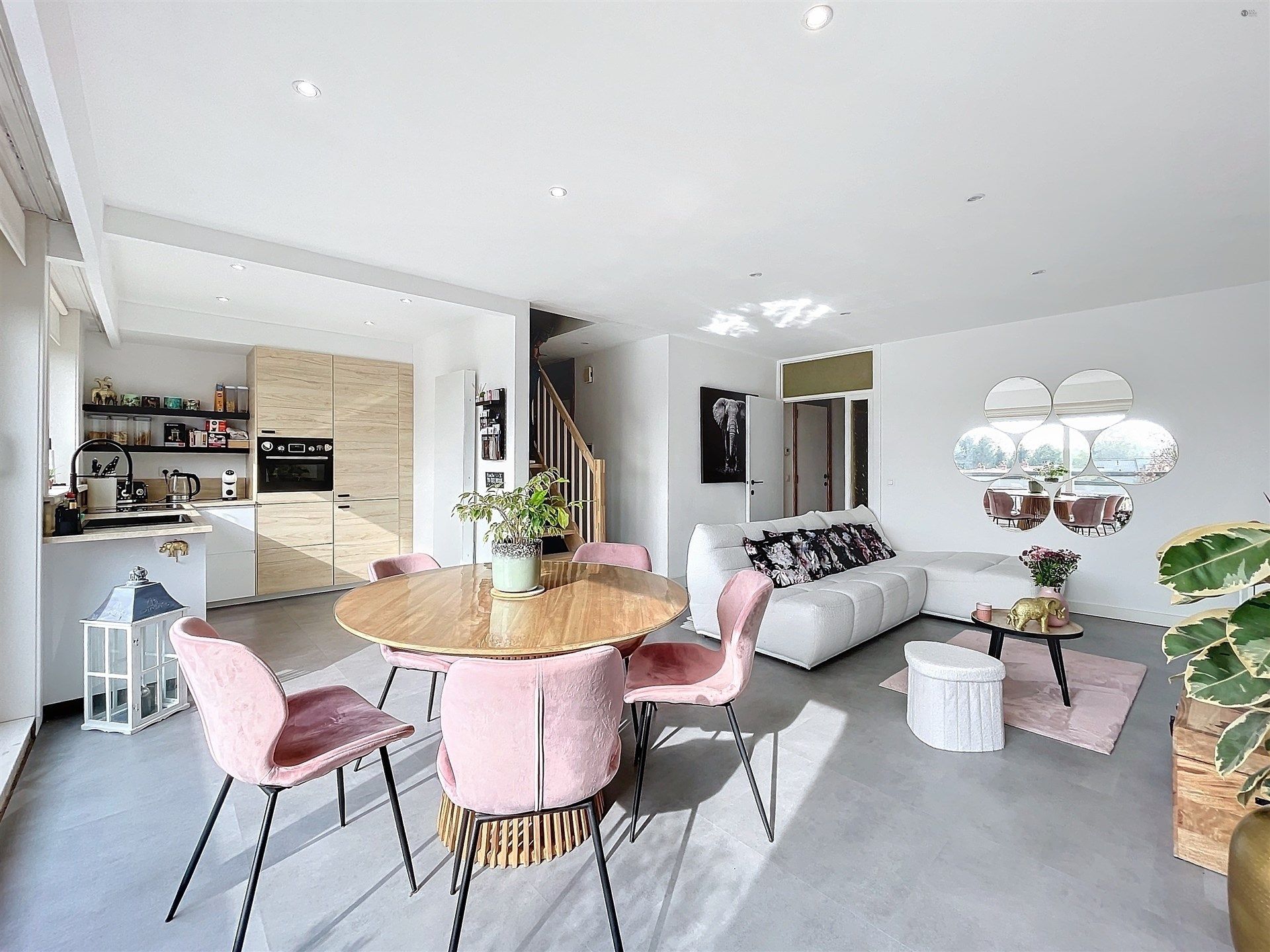 Duplexappartement met 3 slaapkamers, terras en fantastisch uitzicht in Kruibeke. foto 2