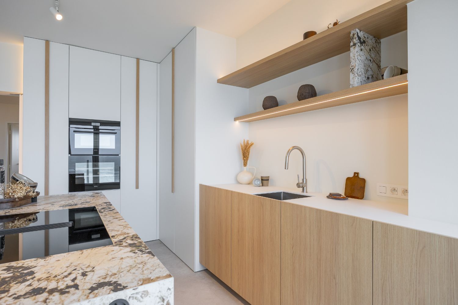 Luxueus 2 slaapkamer-appartement met frontaal zeezicht! foto 4