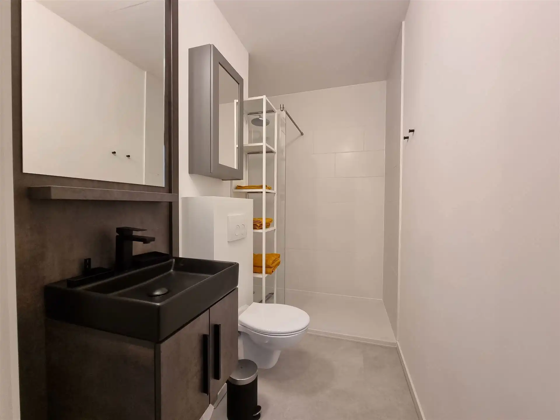 Gemeubileerd studio-appartement alleen voor studenten !!!! foto 8