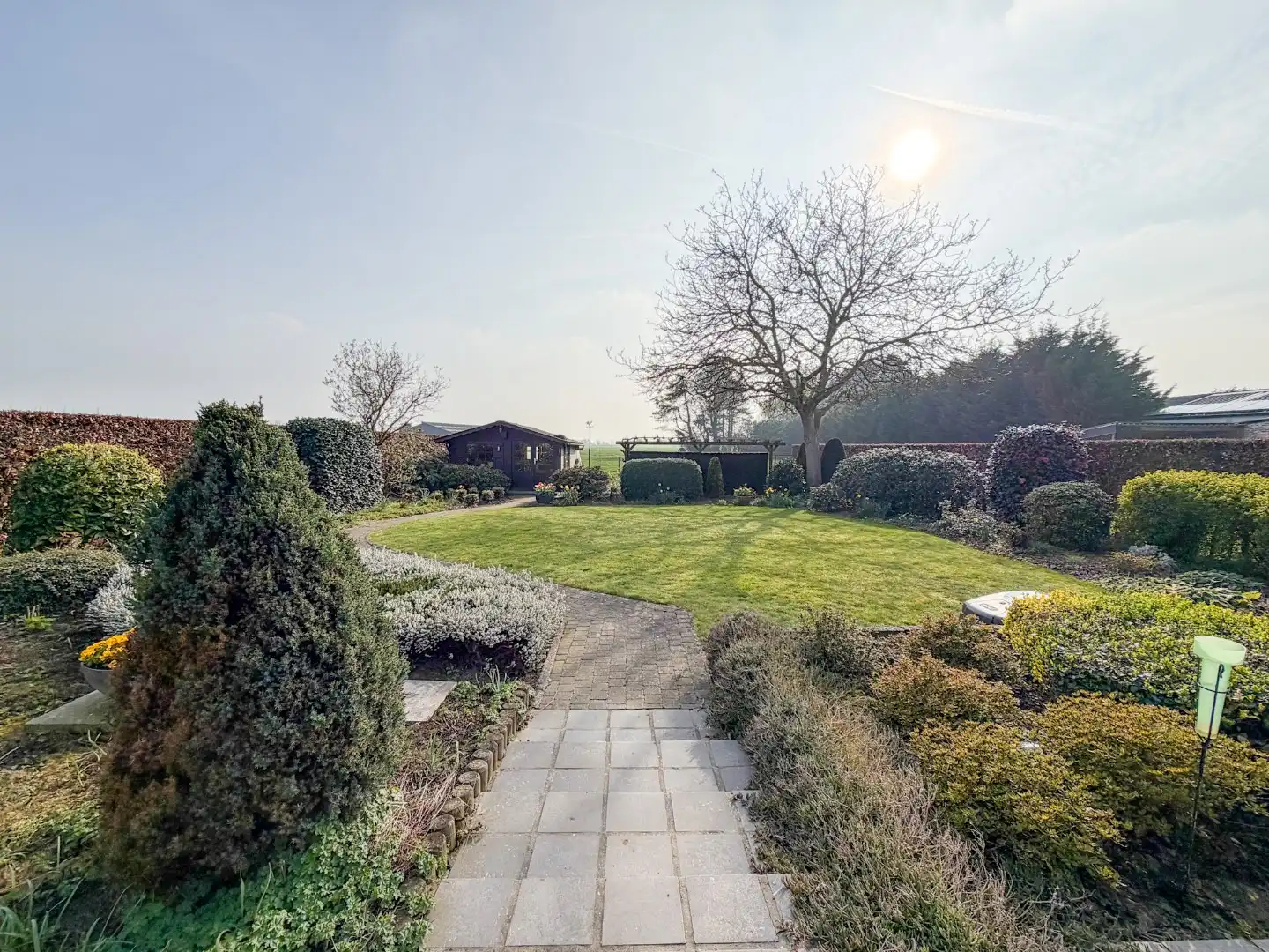 Villa op groot perceel met open zicht: 4 slaapkamers, 2 badkamers, grote tuin, topper te Torhout! foto 2