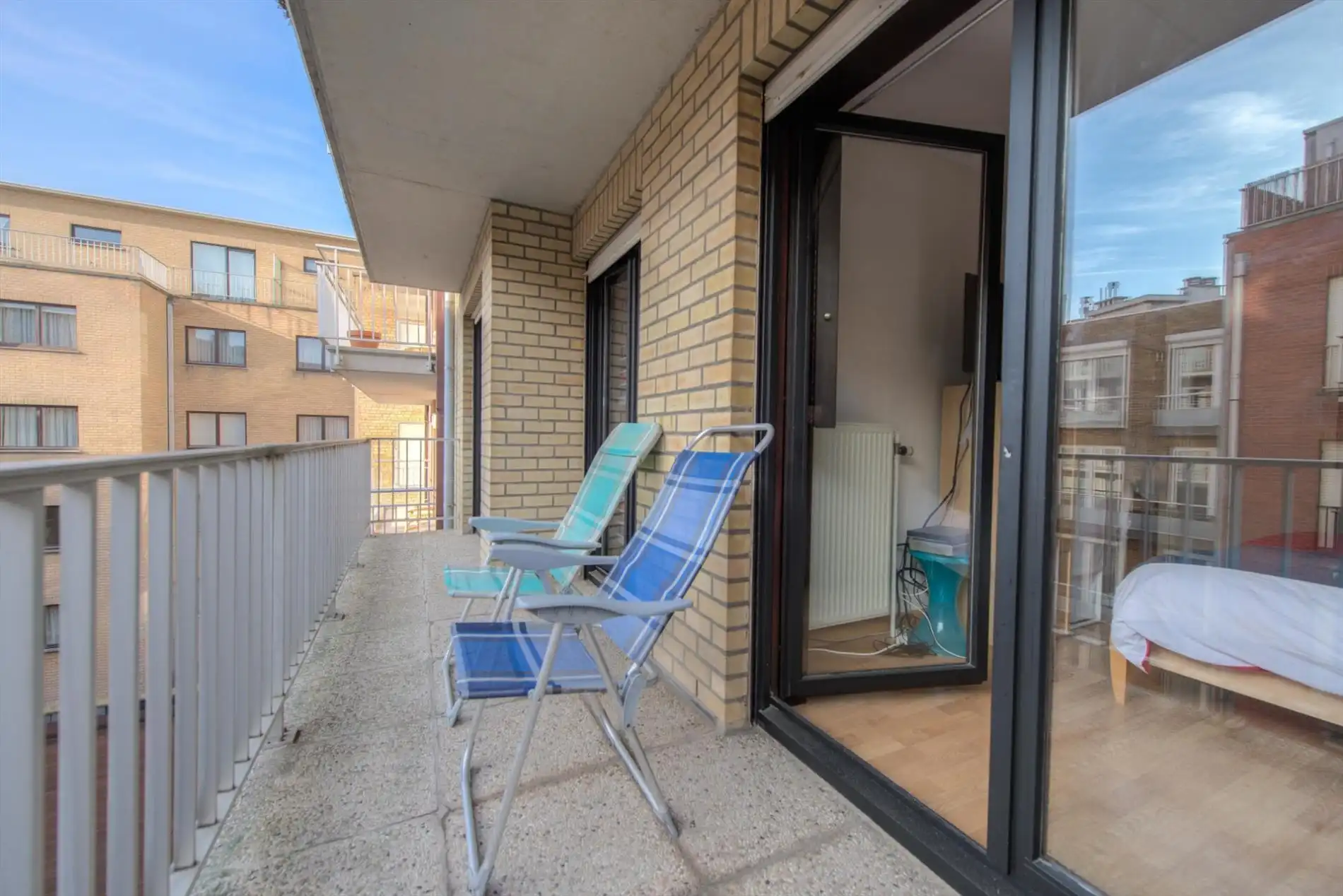 Ruim appartement  gelegen op de Kustlaan tussen het Lichttorenplein en het Driehoeksplein. foto 7