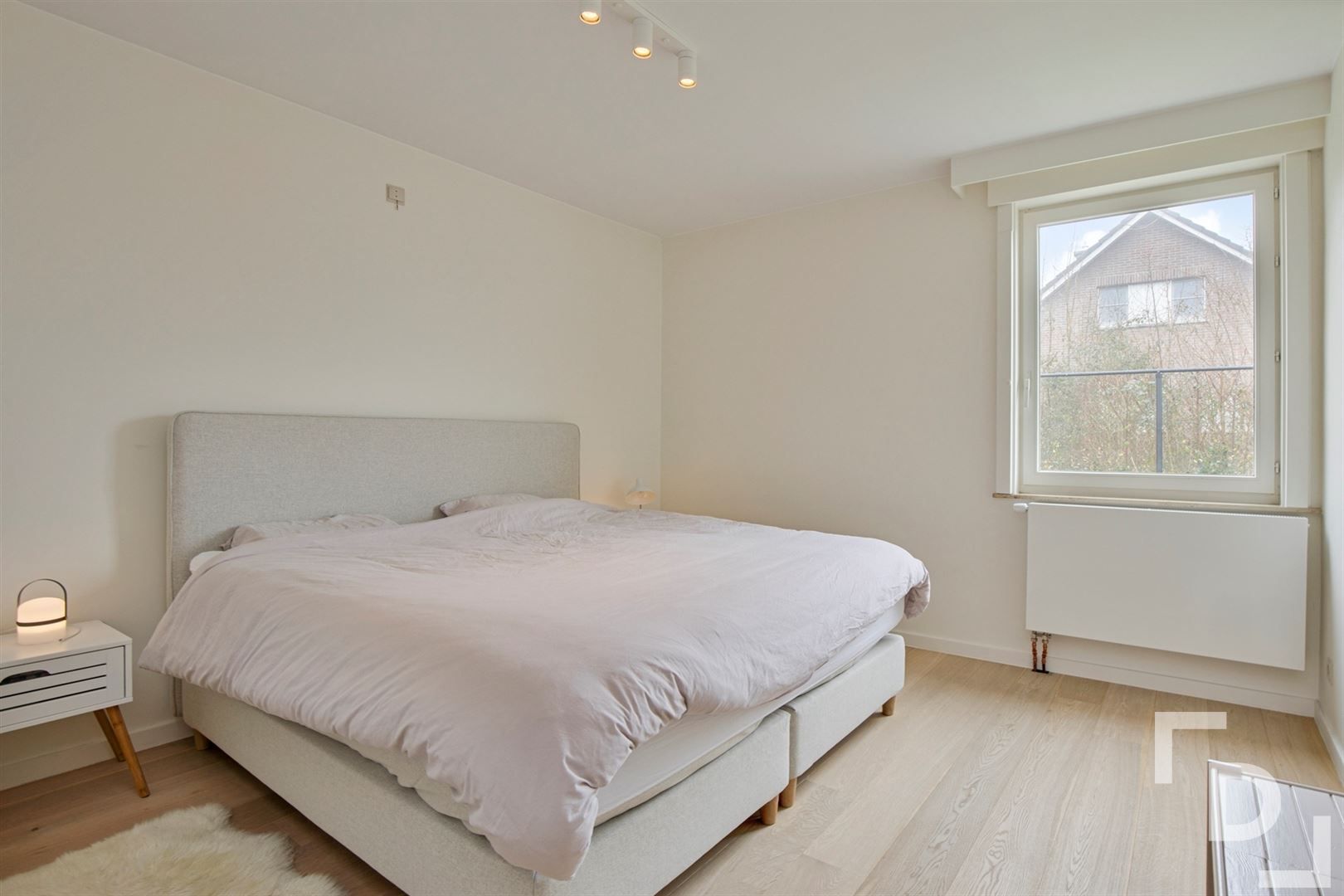 Prachtige villa aan de stadsrand foto 25