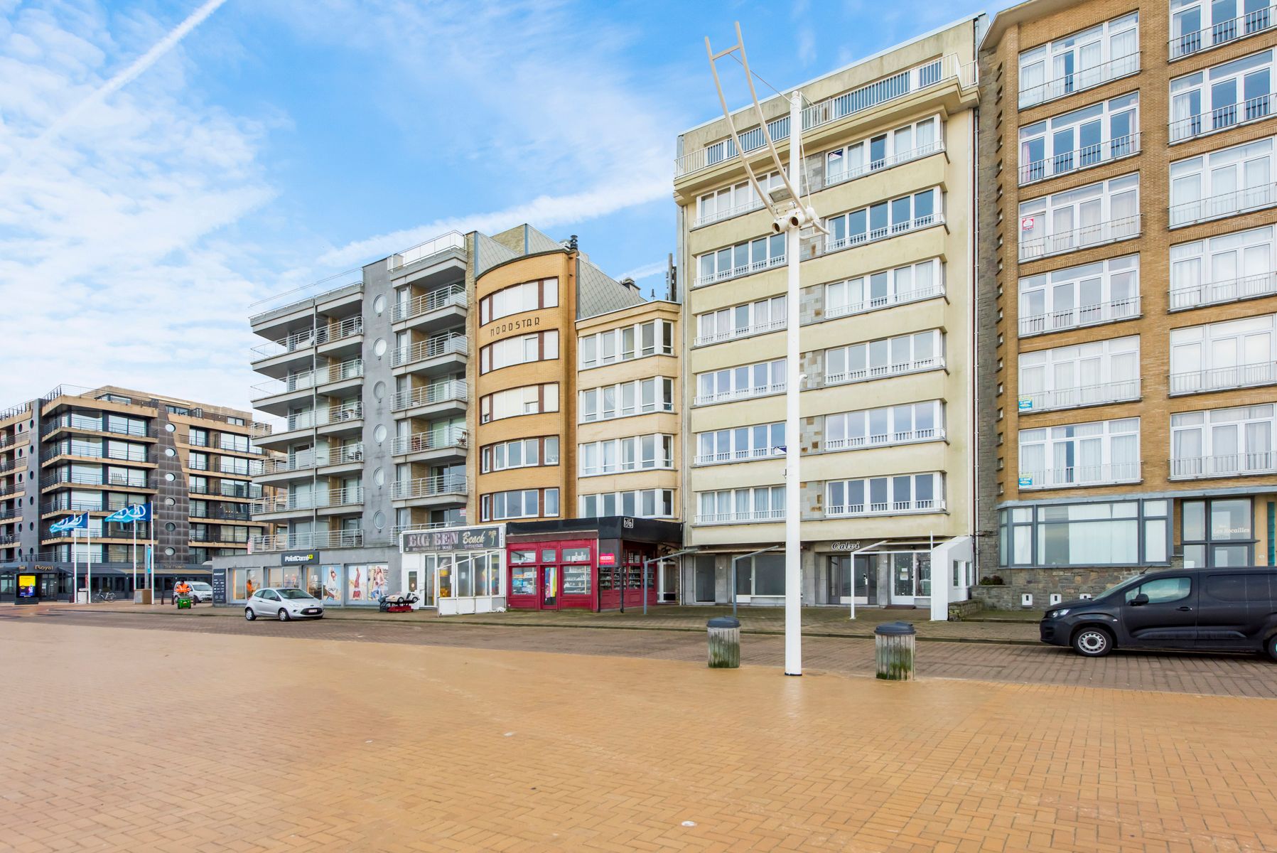 Appartement met centrale ligging op de Zeedijk van Koksijde foto 11