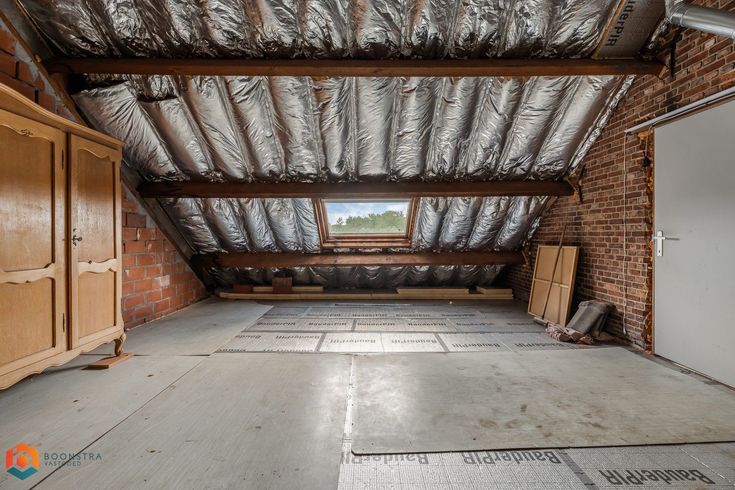 Handelsgelijkvloers met garage & woonst op toplocatie foto 27