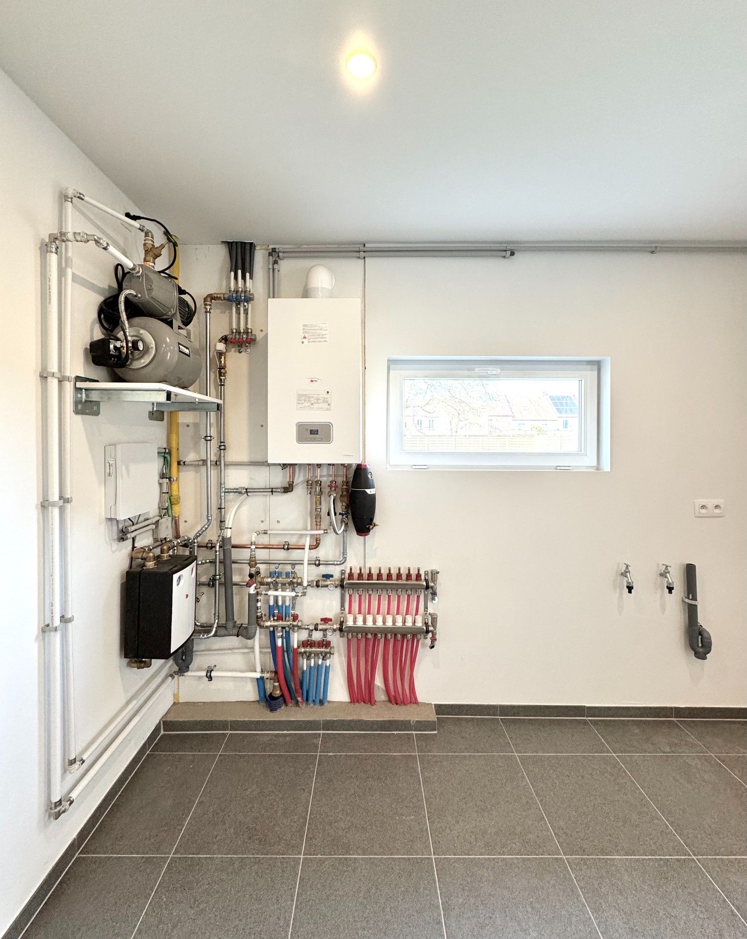 GERENOVEERDE WONING MET GROTE GARAGE foto 18