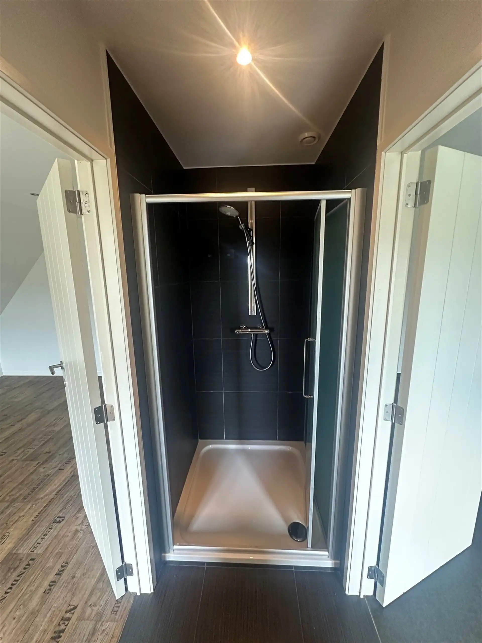 Klassevolle open bebouwing met 4 slaapkamers en prachtig landelijk uitzicht foto 18