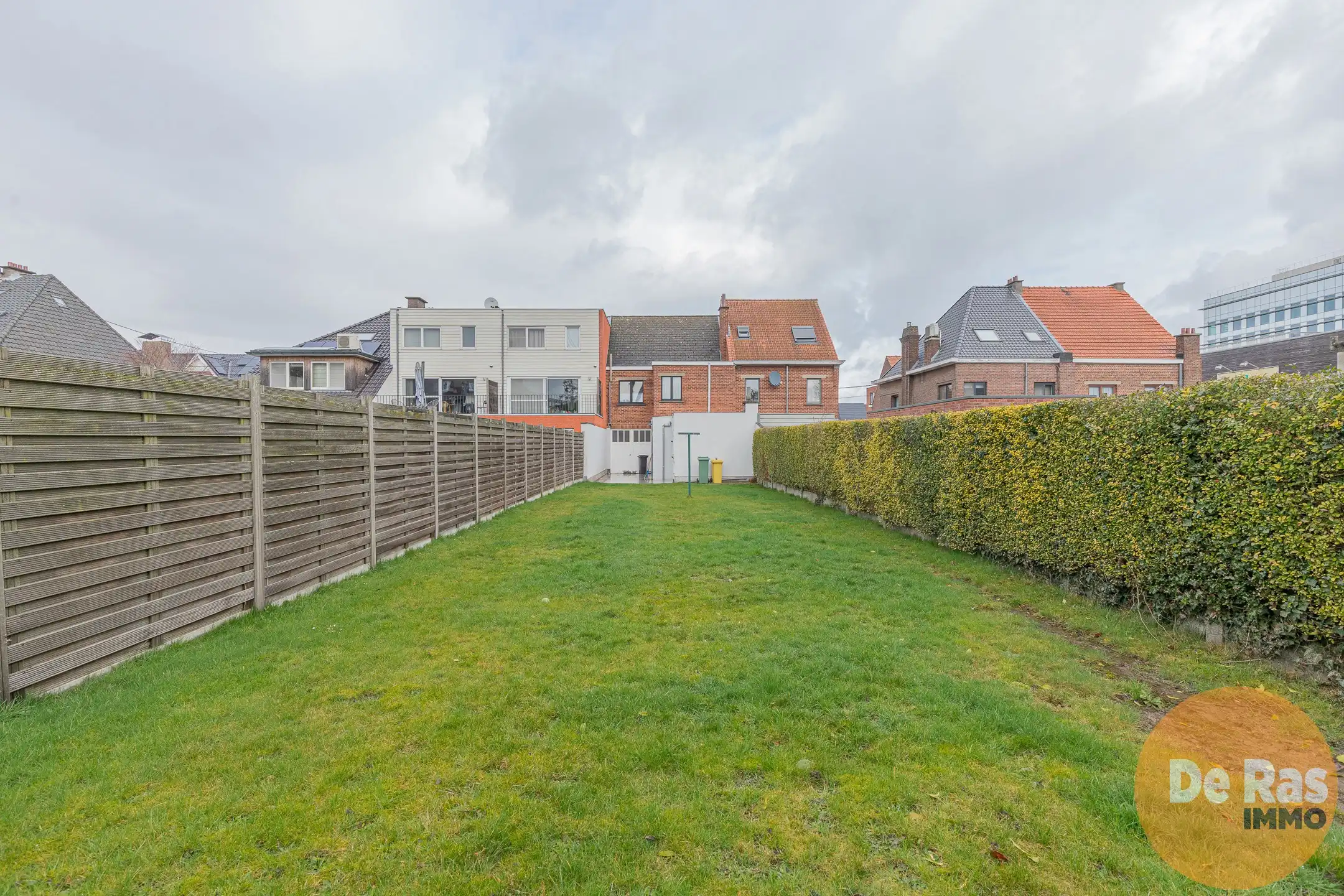 HOFSTADE - Gezinswoning met 3 slpk en diepe tuin. foto {{pictureIndex}}