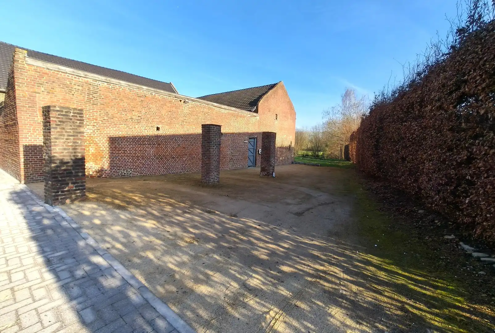 RUIME WONING VAN 390 m² MET GROTE TUIN EN ZWEMBAD foto 29