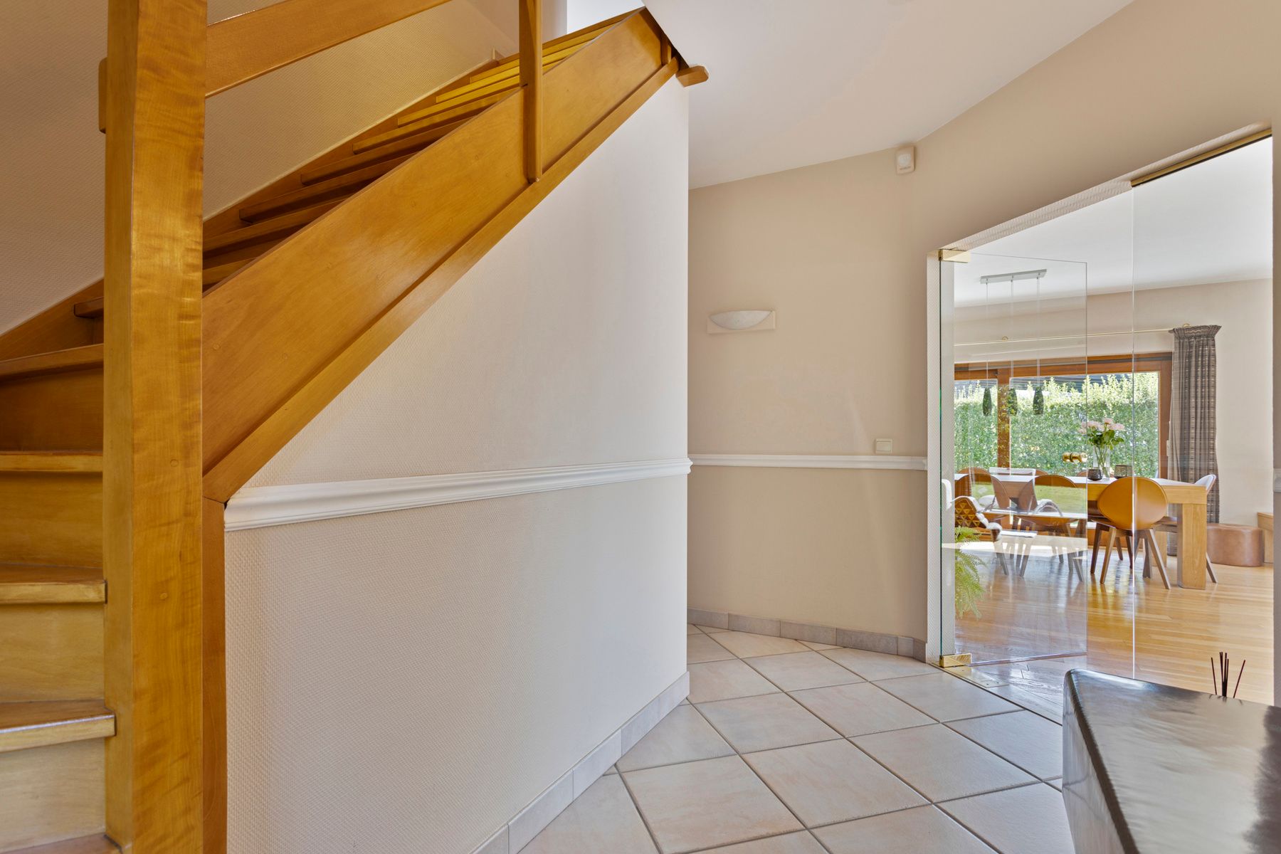 Instapklare villa gelegen op een toplocatie in Dilbeek! foto 5