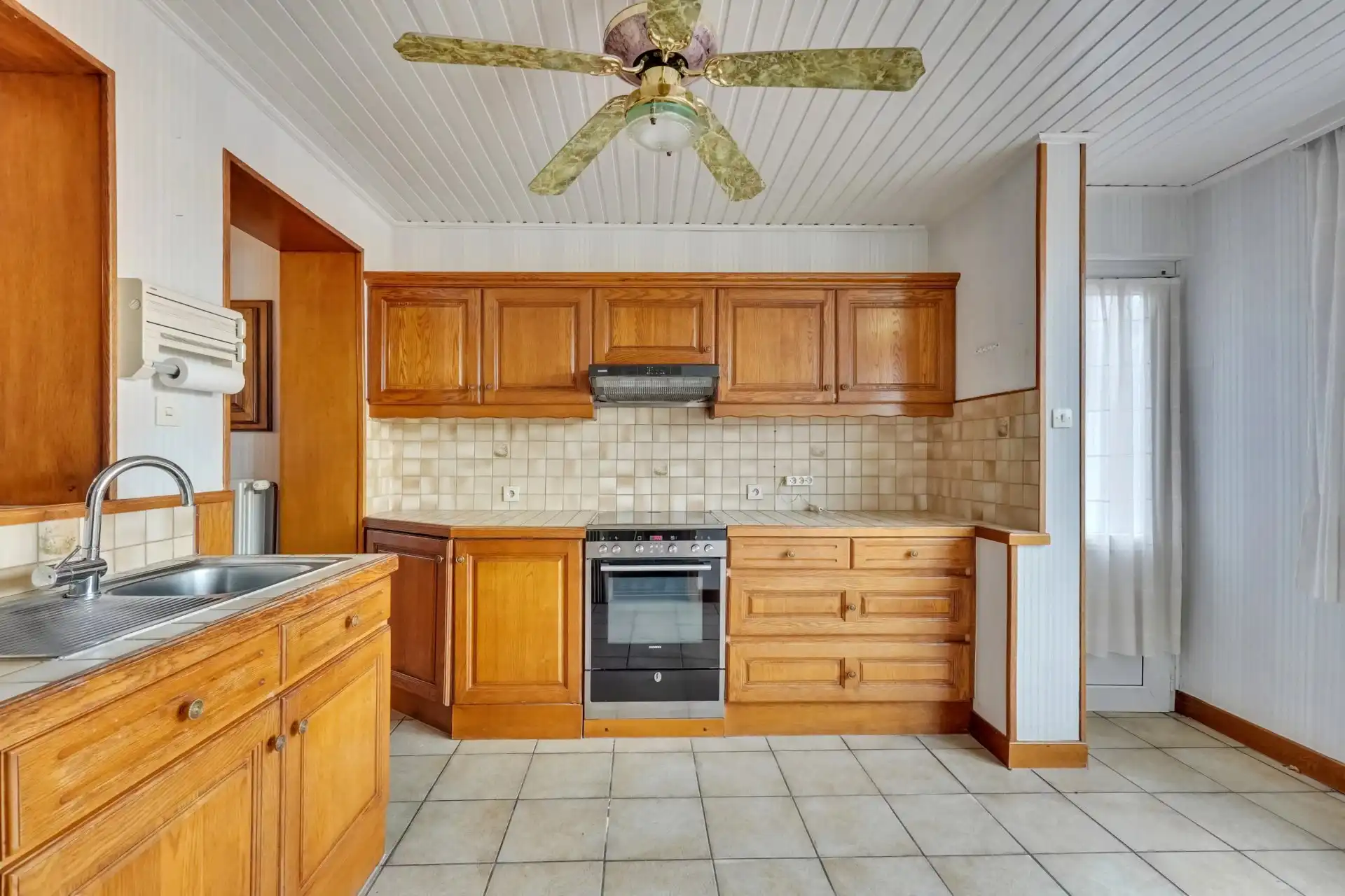 Ruime woning met potentiële bouwgrond foto 11