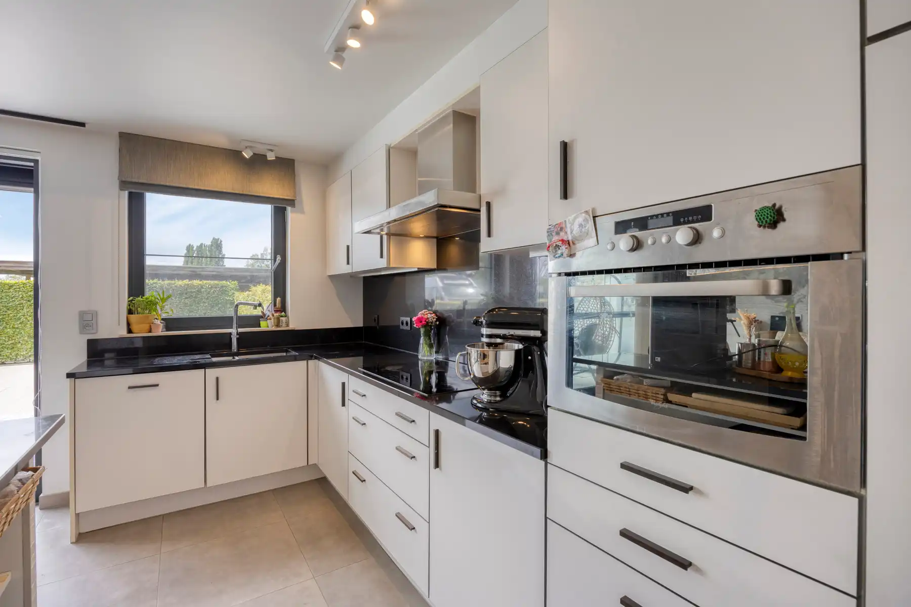 Modern en energiezuinig gelijkvloers appartement vlabij centrum foto 14