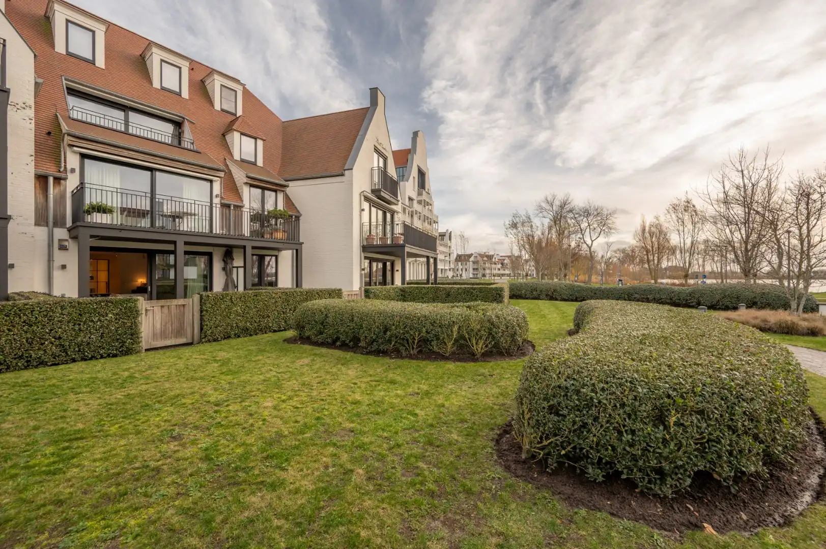 Zonnig tuinappartement aan het meer van Duinenwater  foto {{pictureIndex}}