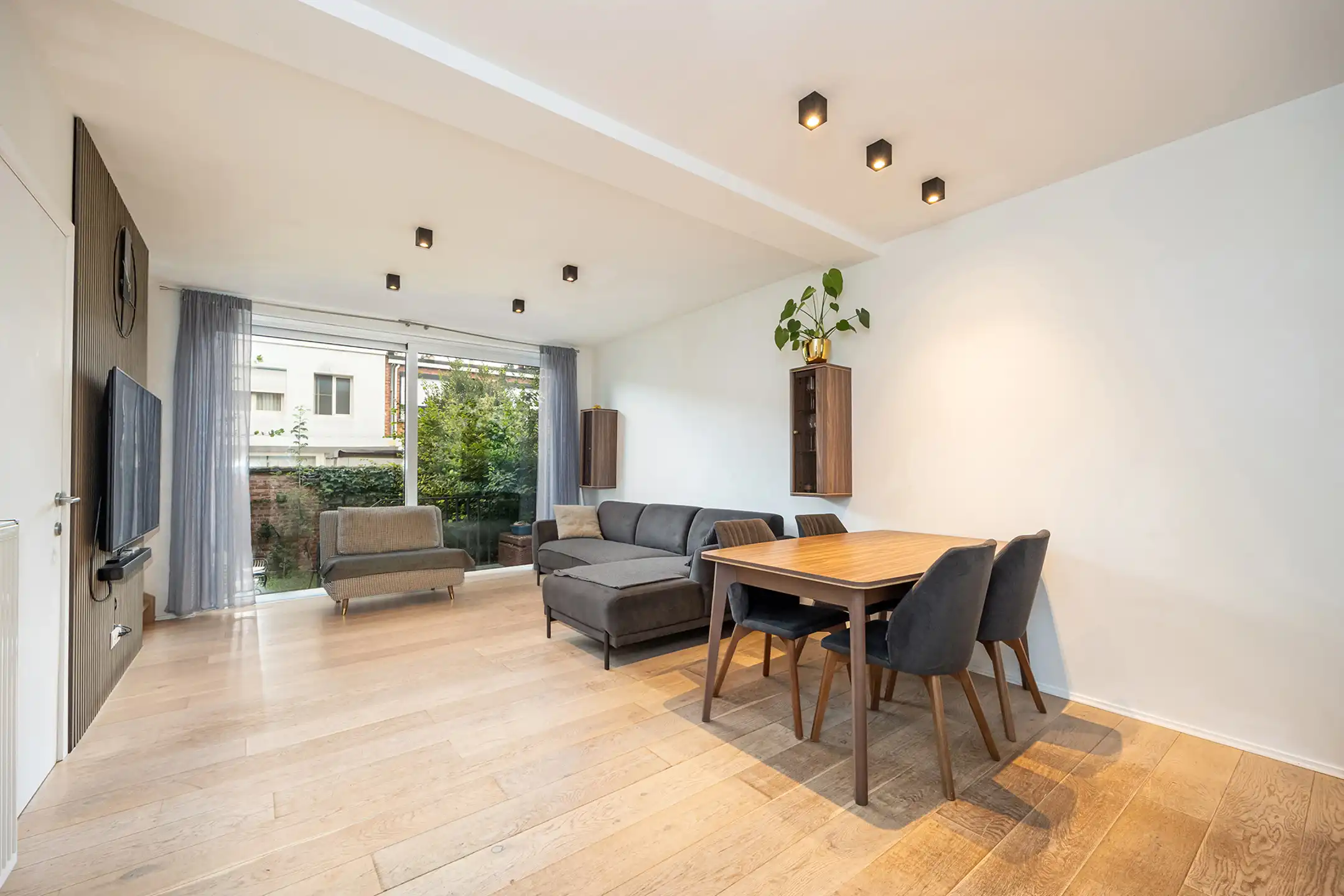 Gezinswoning met tuin in Melrose Park foto 5