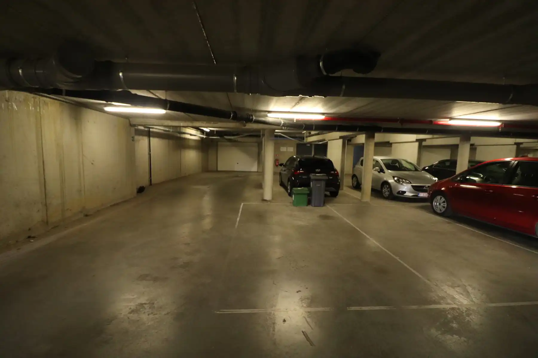 Een recent appartement met 2 slaapkamers, terras en autostaanplaats. foto 18